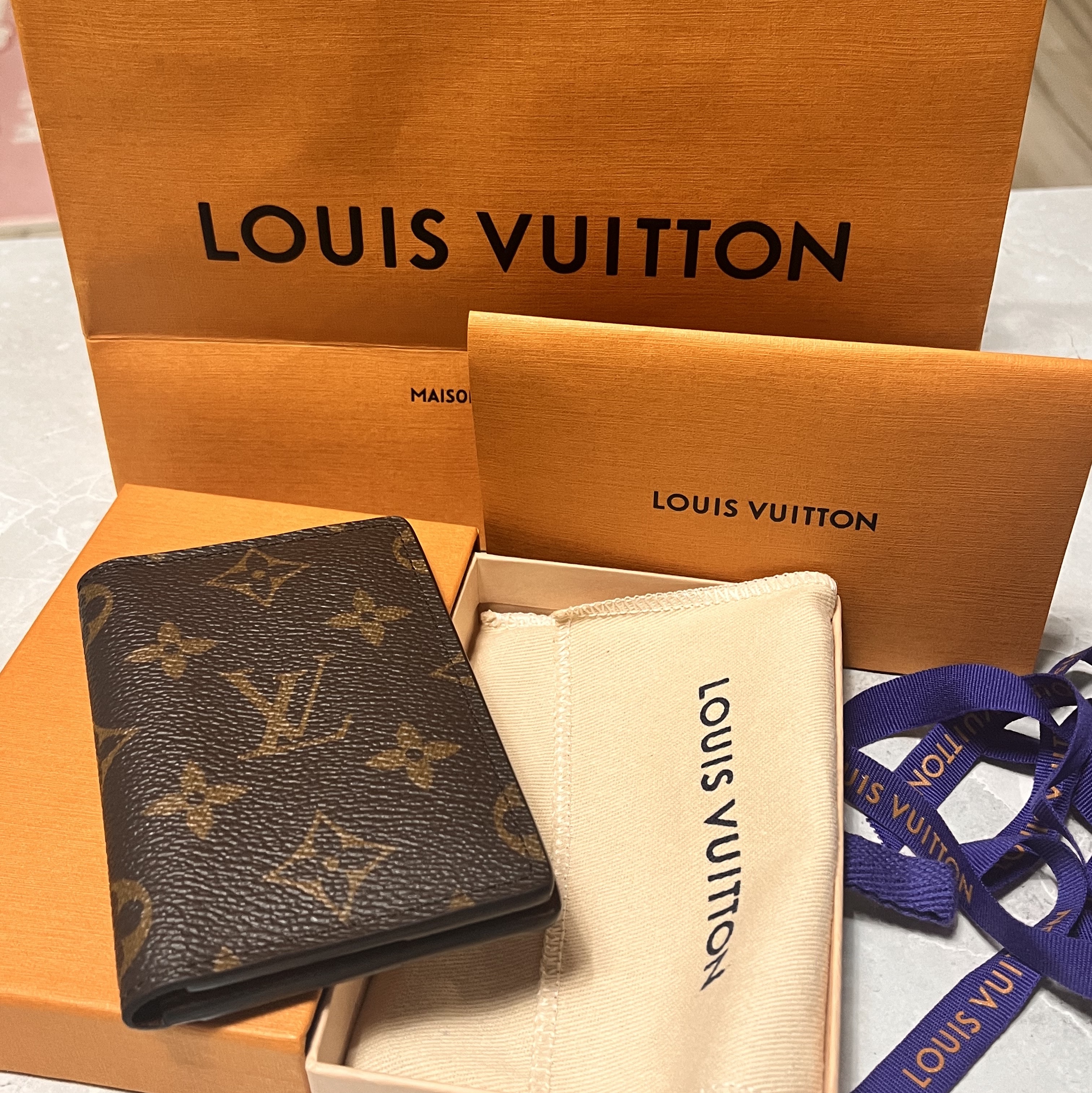 Louis Vuitton Pocket Organizer Monogram 착용 스타일