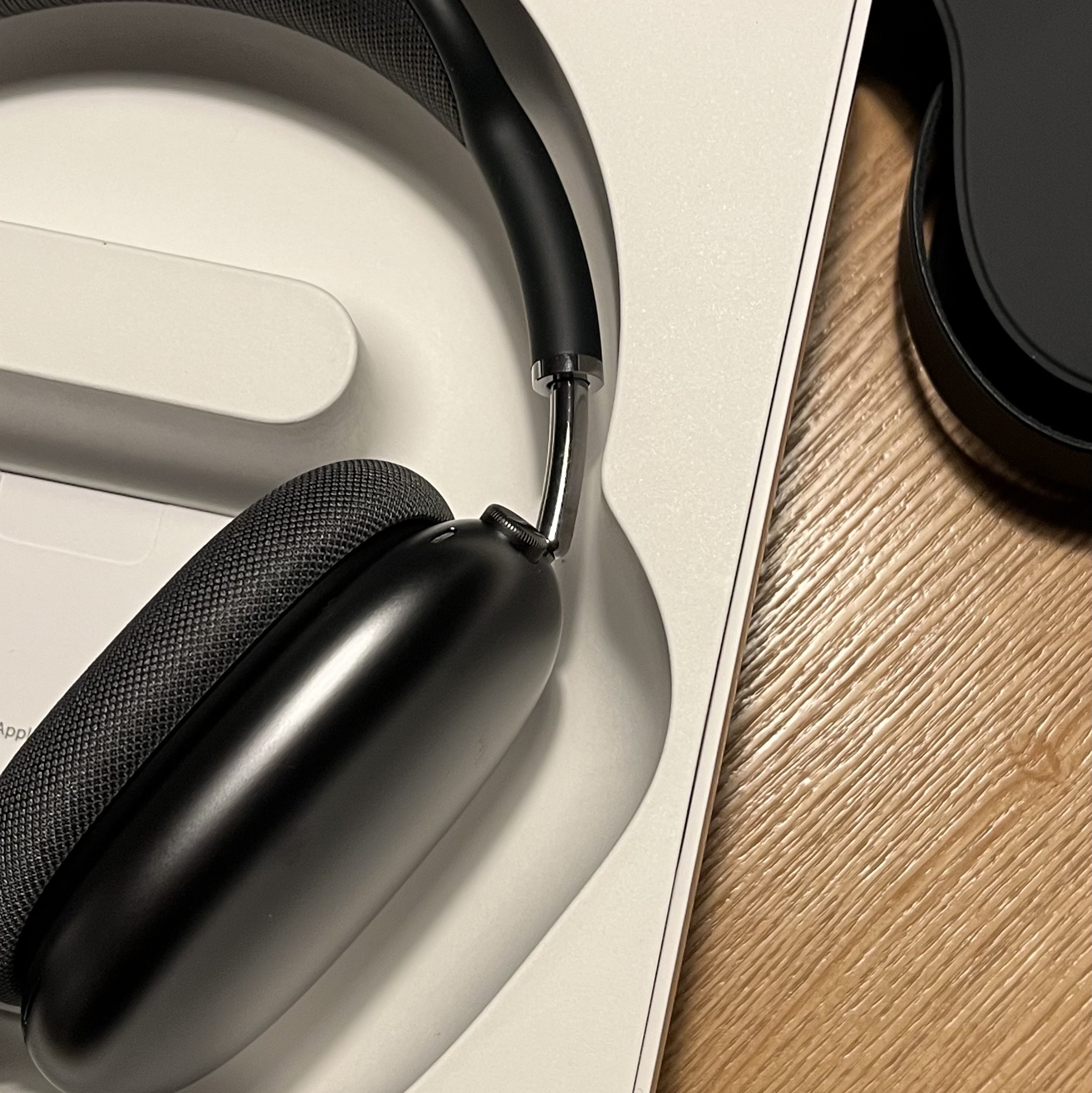 Apple AirPods Max Lightning Space Gray (Korean Ver.) 착용 스타일