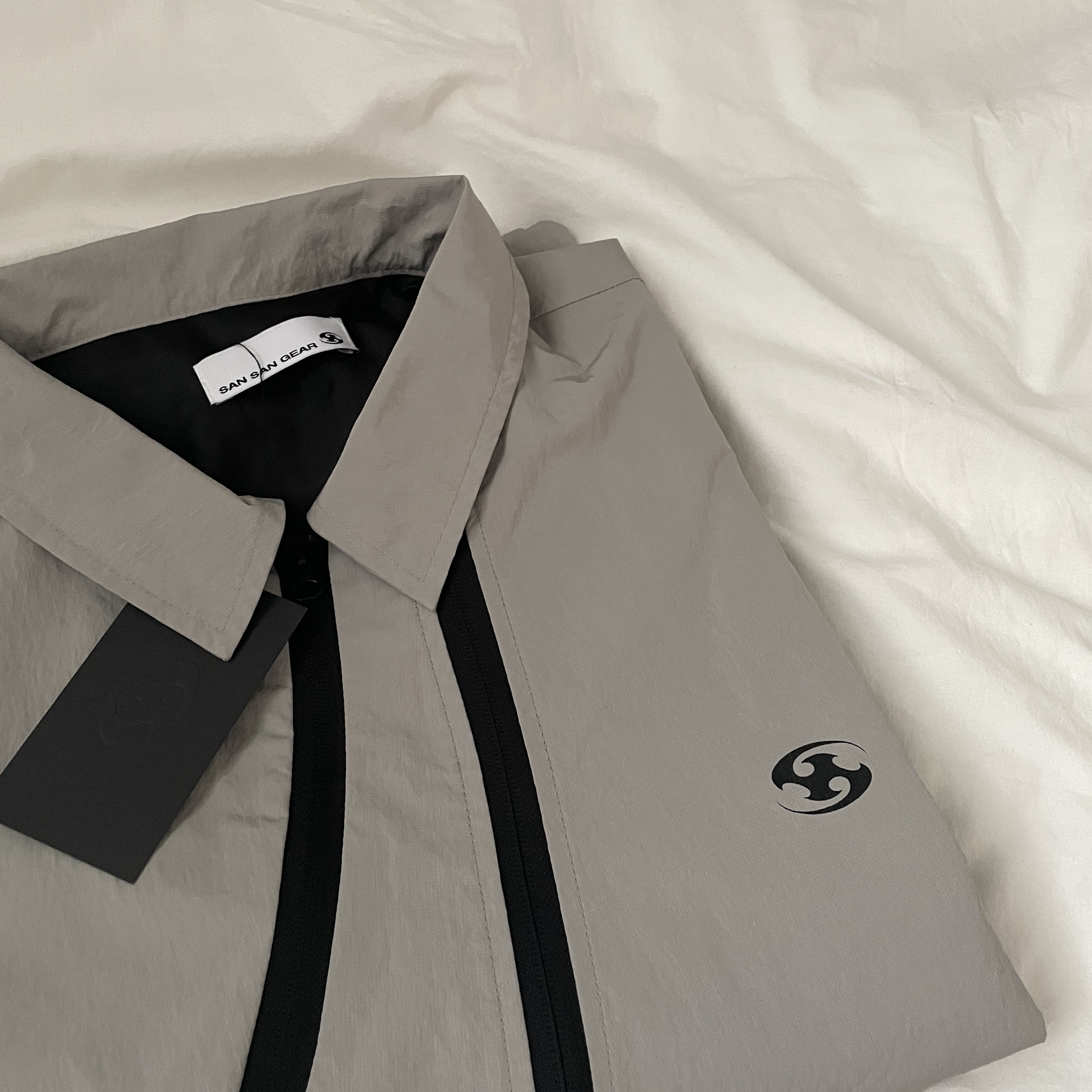Sansan Gear Coach Jacket Black - 22SS 착용 스타일 - 1
