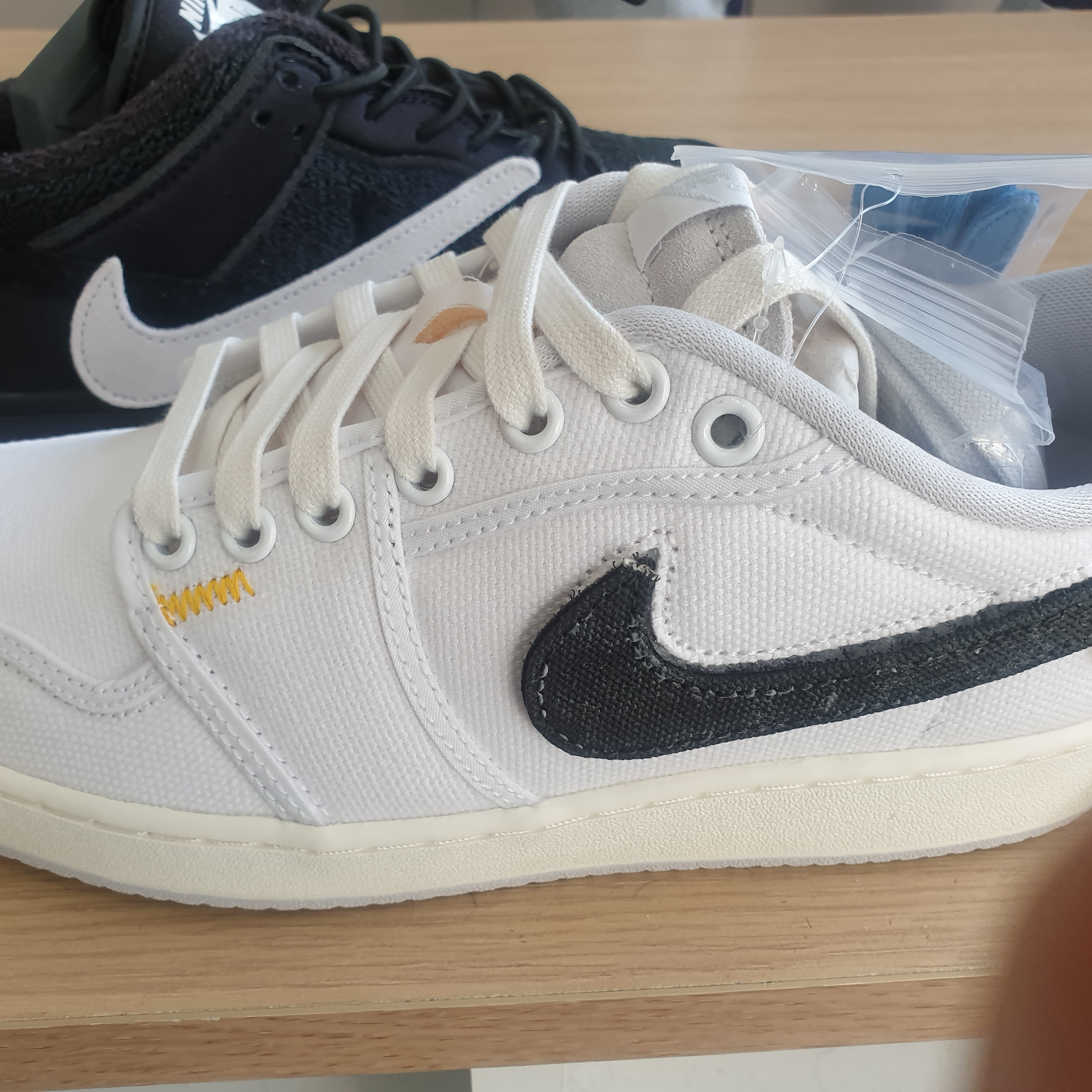 Jordan 1 x Union KO Low White, Nike x Gnarhunters SB Dunk Low Pro QS Black 착용 스타일 - 5