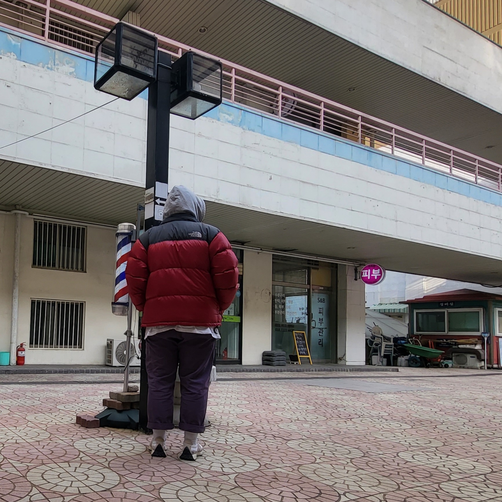 The North Face White Label Novelty Nuptse Down Jacket Red 착용 스타일