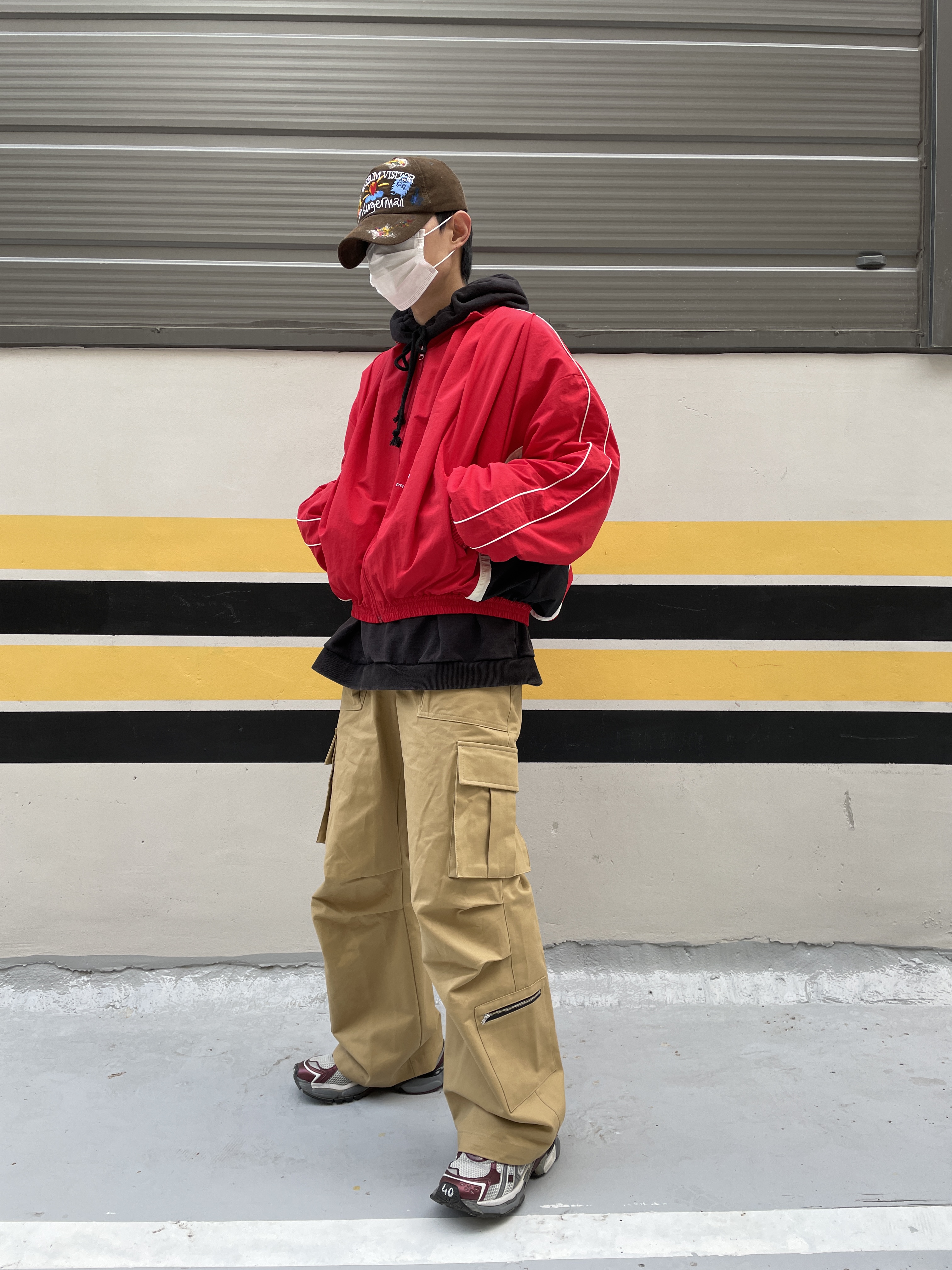 Balenciaga Runner Sneakers Grey Burgundy, Project G/R Pintuck Track Jacket Red 착용 스타일 - 1