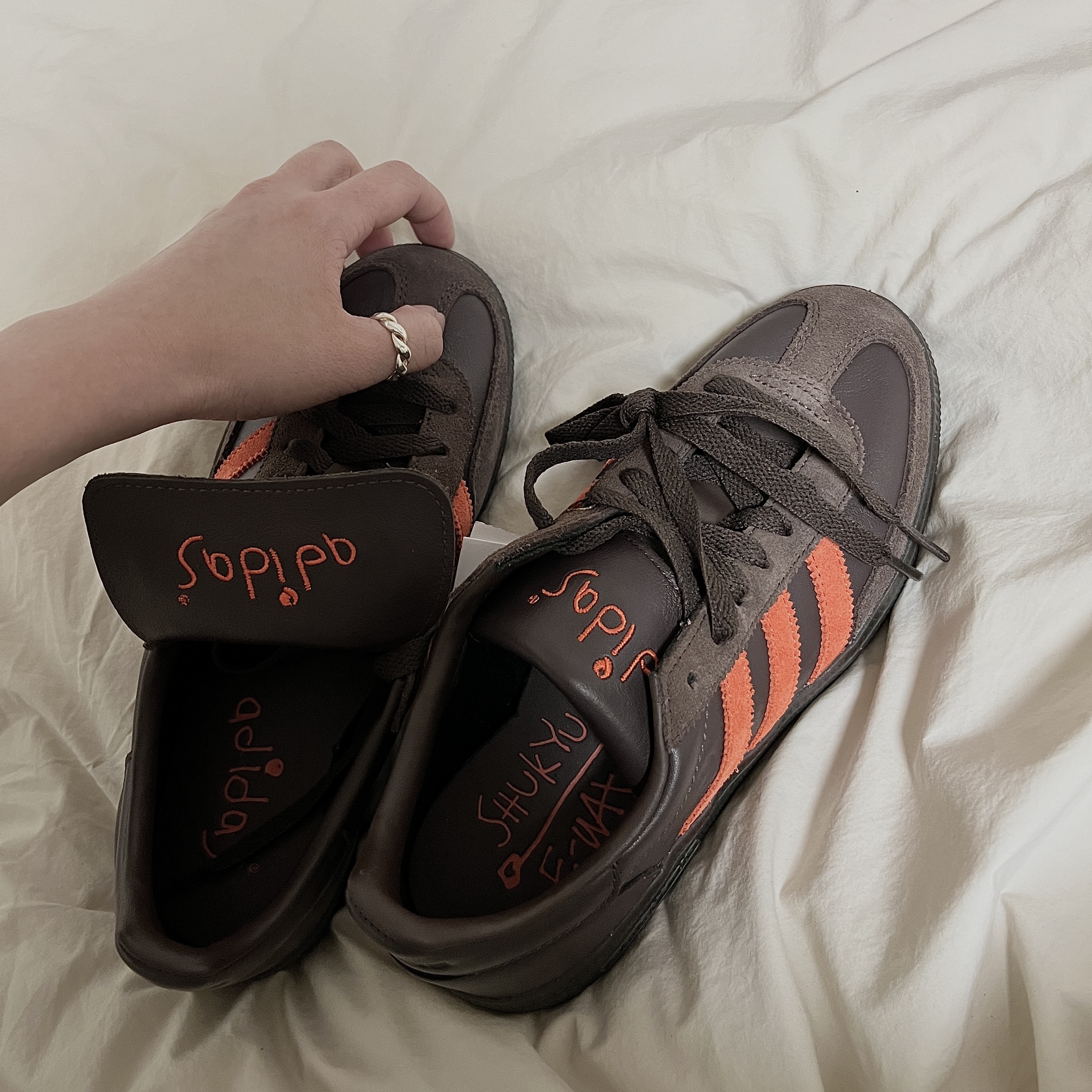 Adidas Spezial Handball Brown Collegiate Orange 착용 스타일
