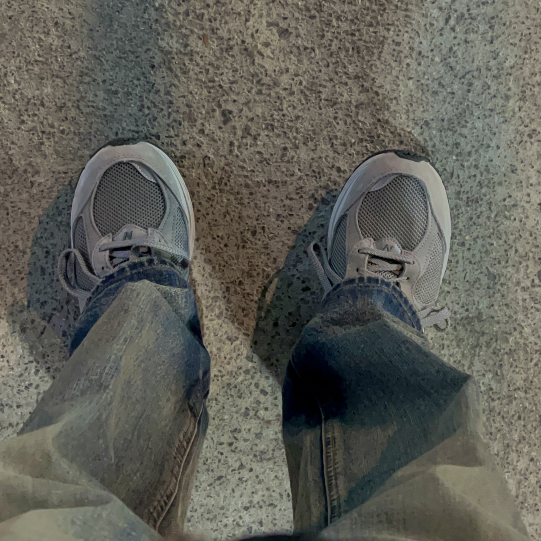 New Balance 2002R Grey 착용 스타일 - 2