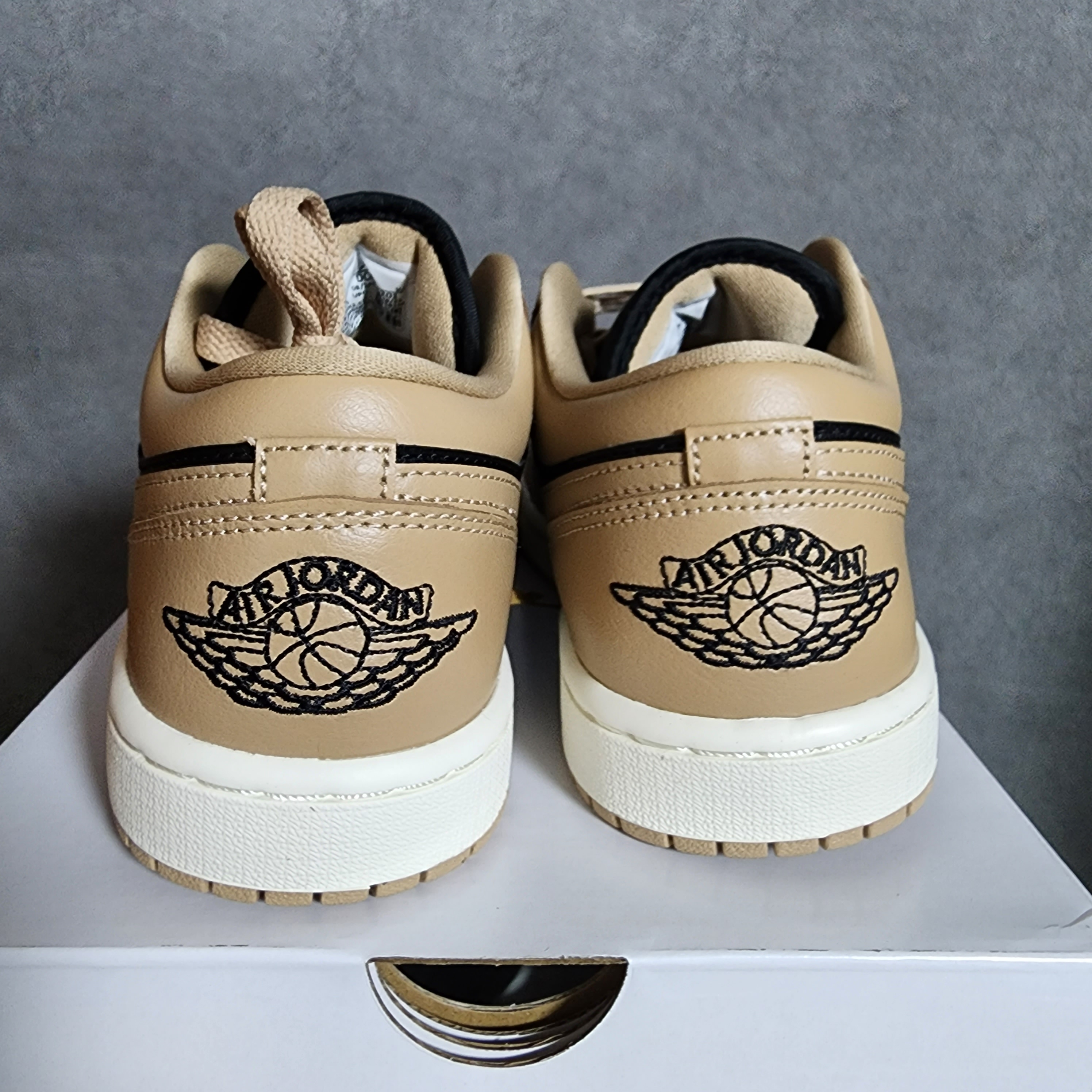 (W) Jordan 1 Low Desert Sail 착용 스타일 - 3