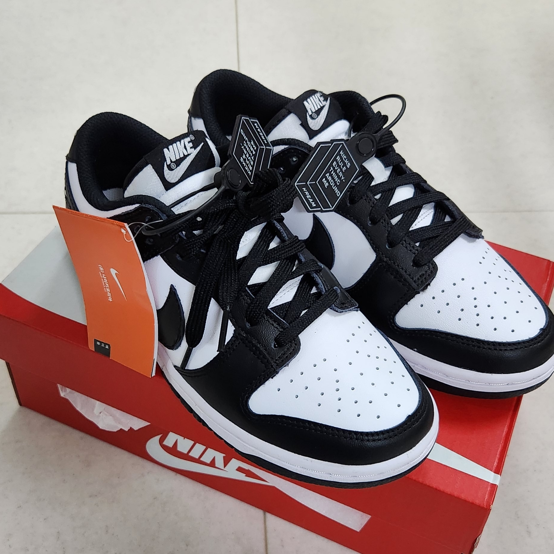(W) Nike Dunk Low Black 착용 스타일