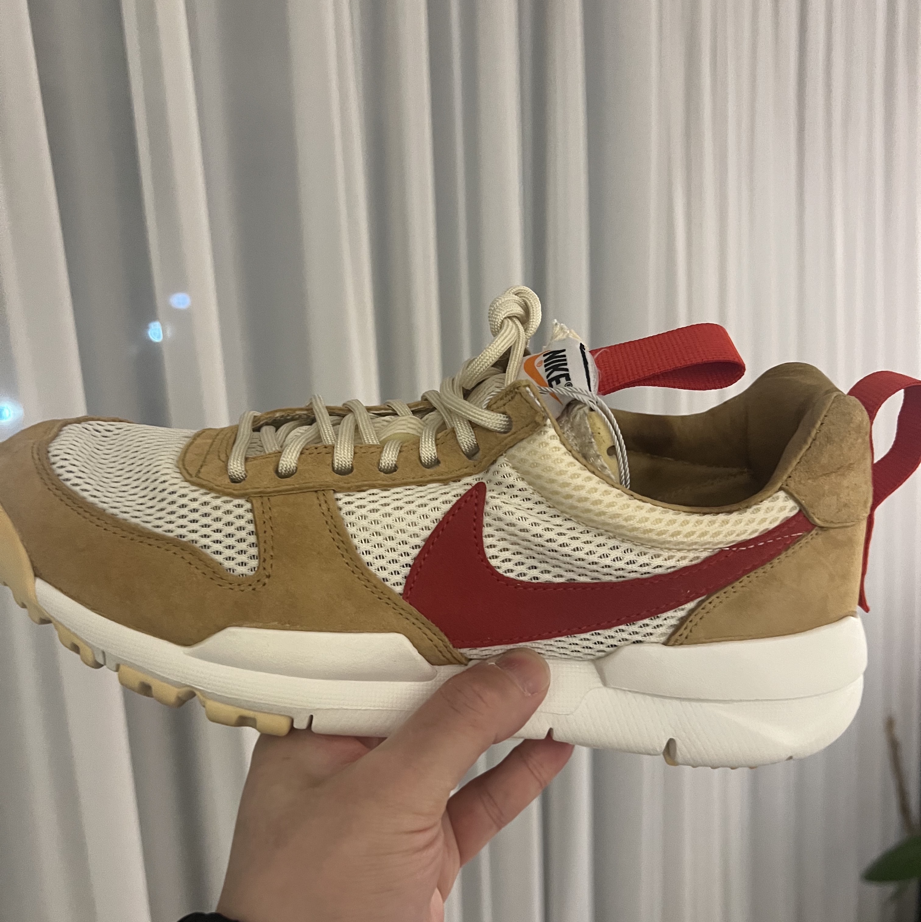 Nike x Tom Sachs Mars Yard Shoe 2.0 Space Camp 착용 스타일 - 3