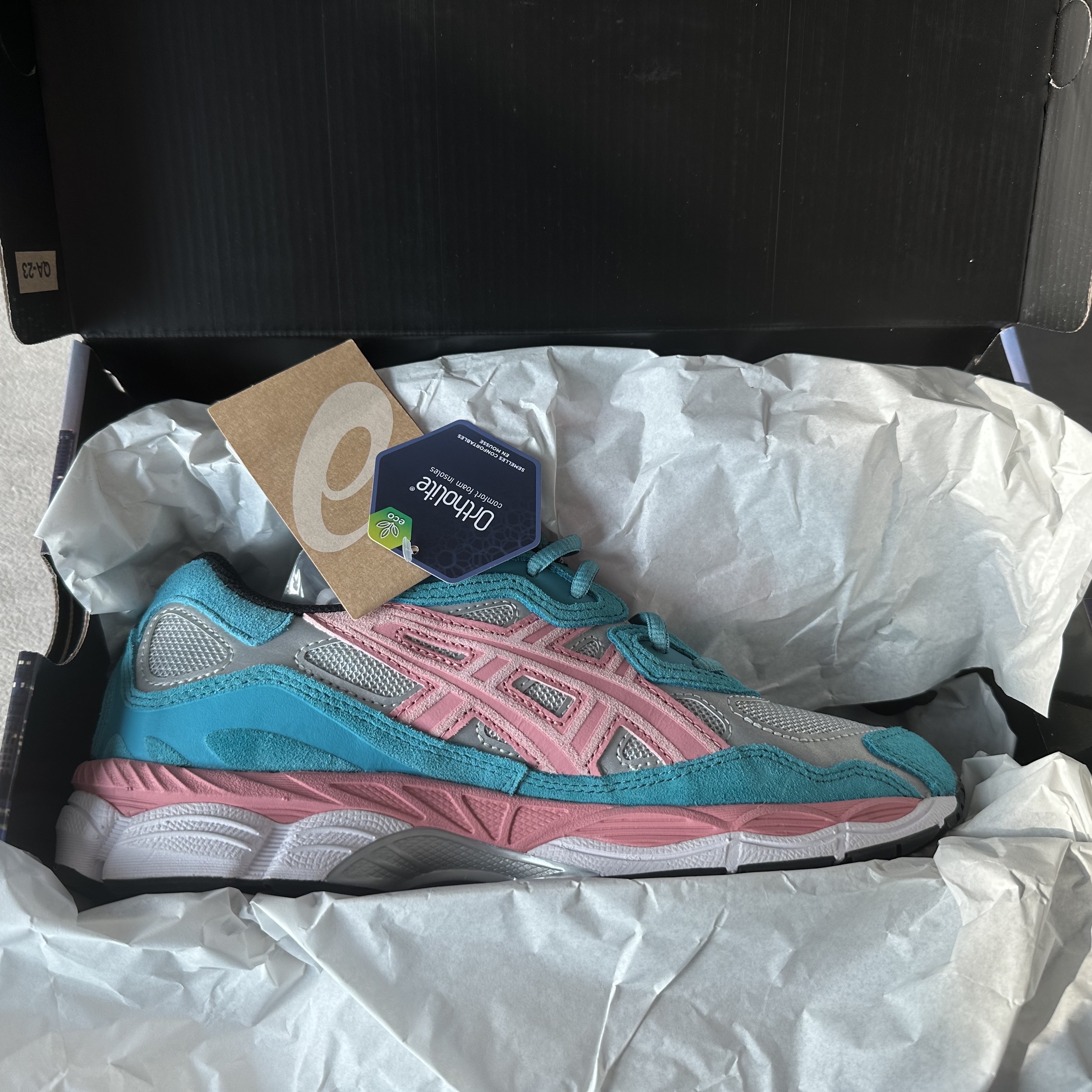 Asics x Awake NY Gel-NYC Pure Silver Green Blue Slate 착용 스타일 - 3