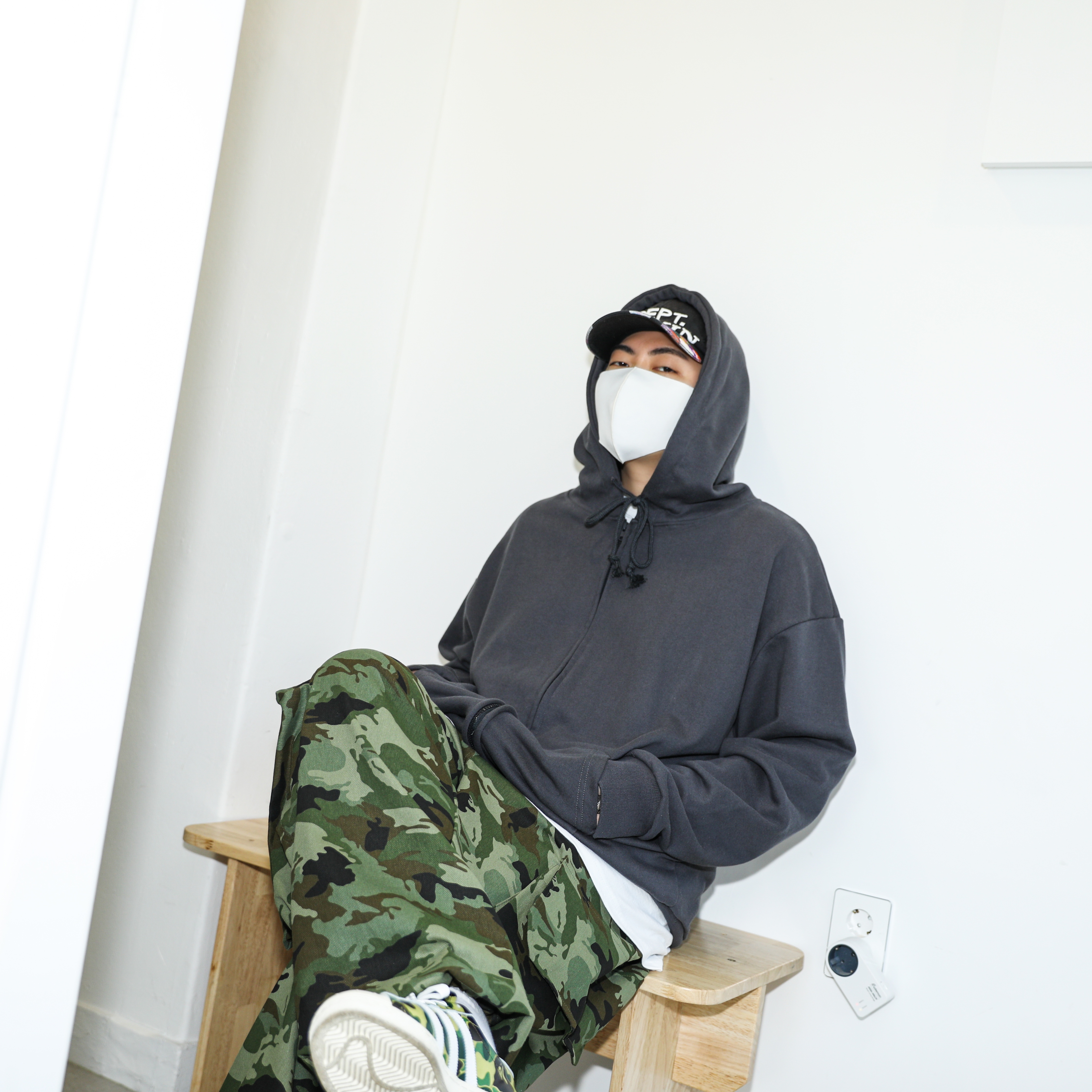 Adidas x BAPE Superstar 80s Green Camo 착용 스타일 - 1