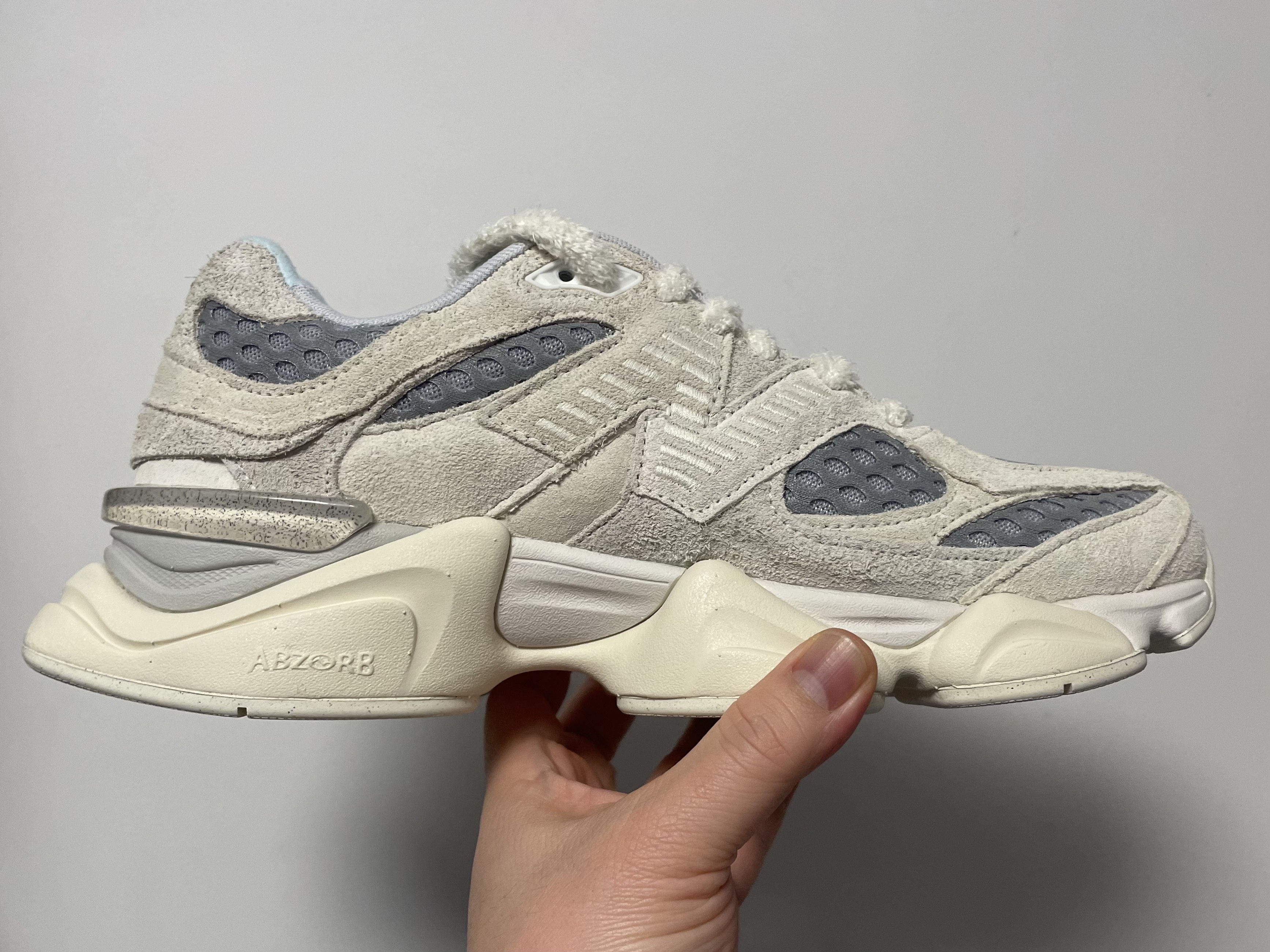 New Balance x Bricks & Wood 9060 Angora Rain Cloud 착용 스타일 - 4