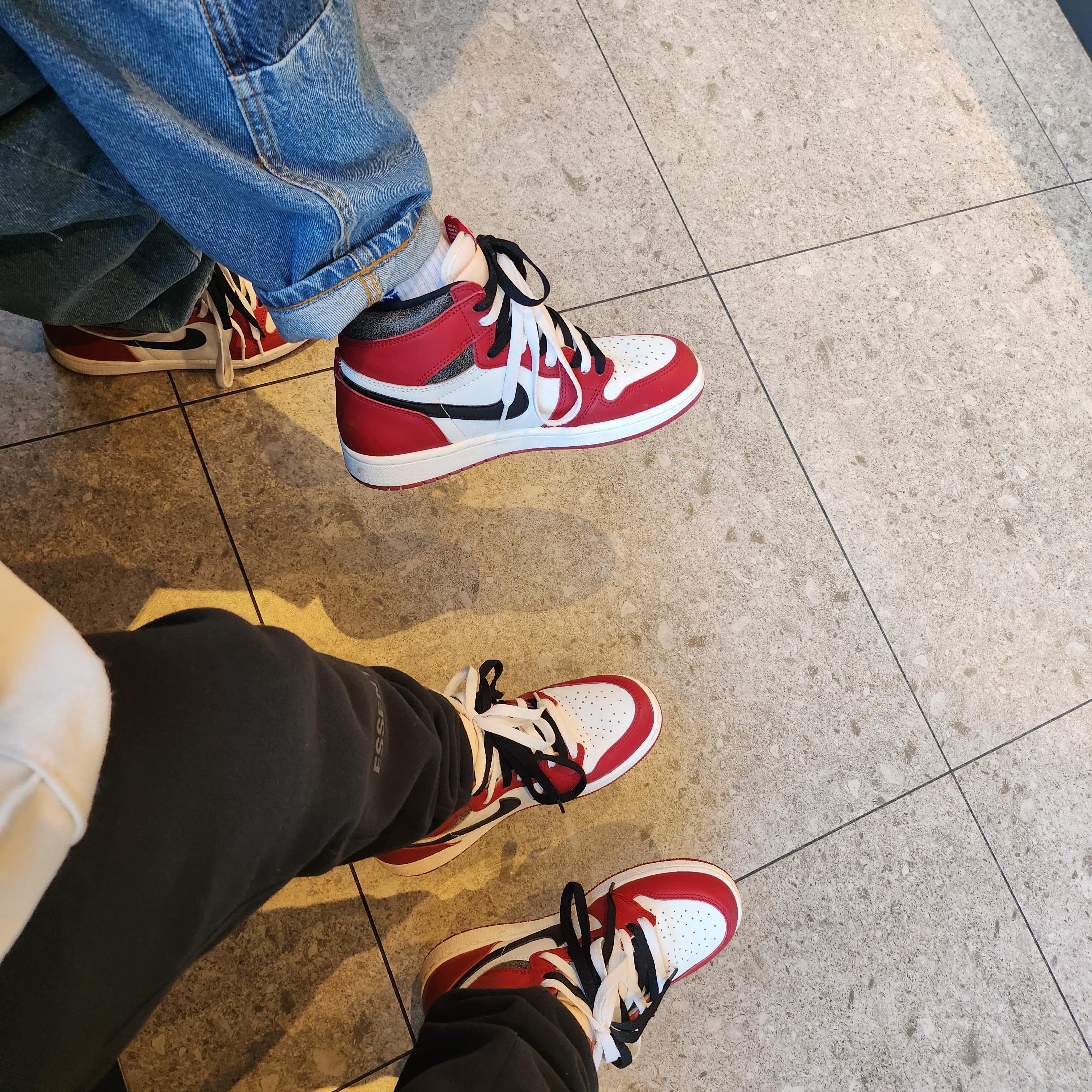 Jordan 1 Retro High OG Chicago 2022 착용 스타일 - 4