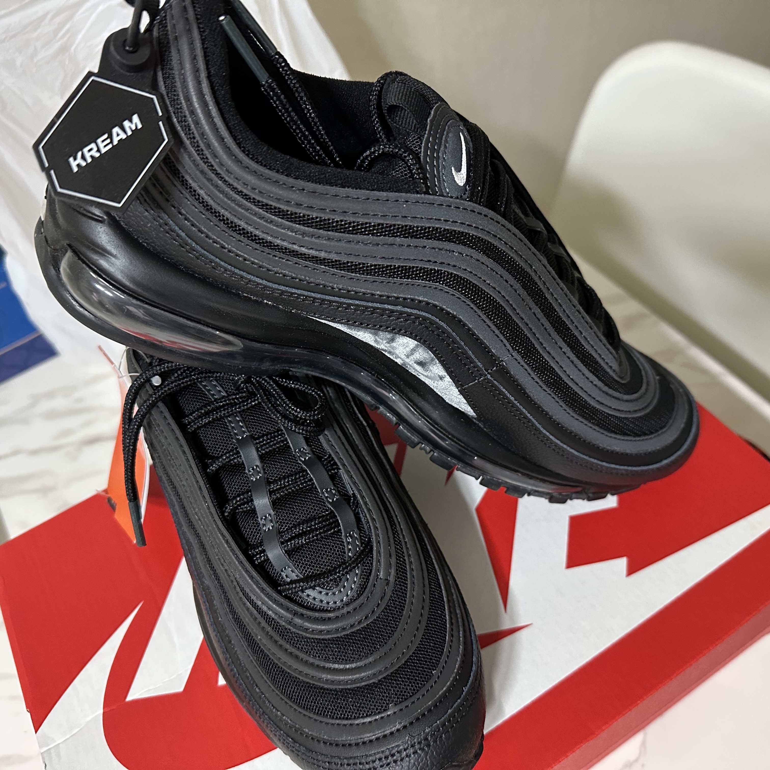 Nike Air Max 97 Black White Anthracite 착용 스타일 - 2