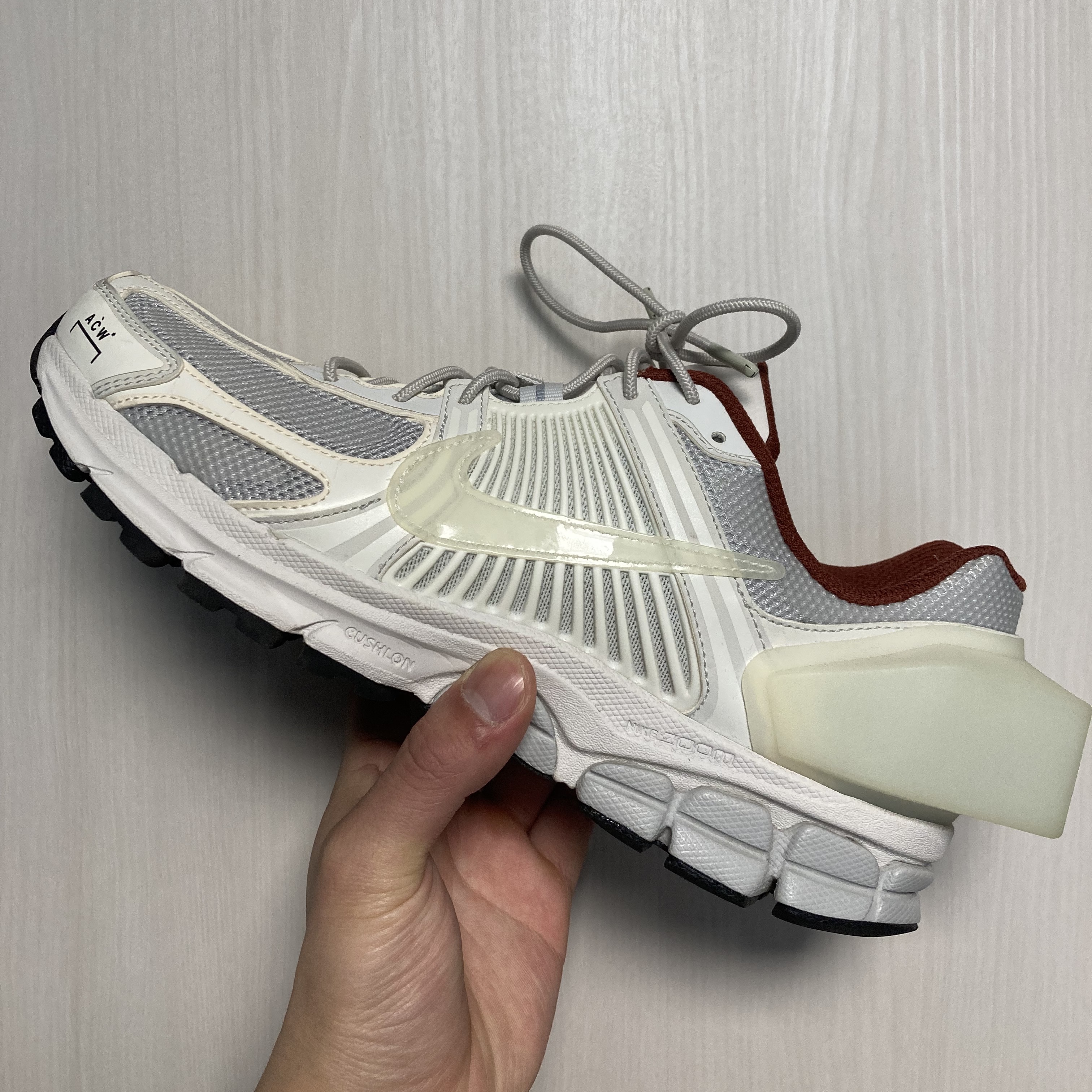 Nike x A-Cold-Wall Zoom Vomero 5 Sail 착용 스타일