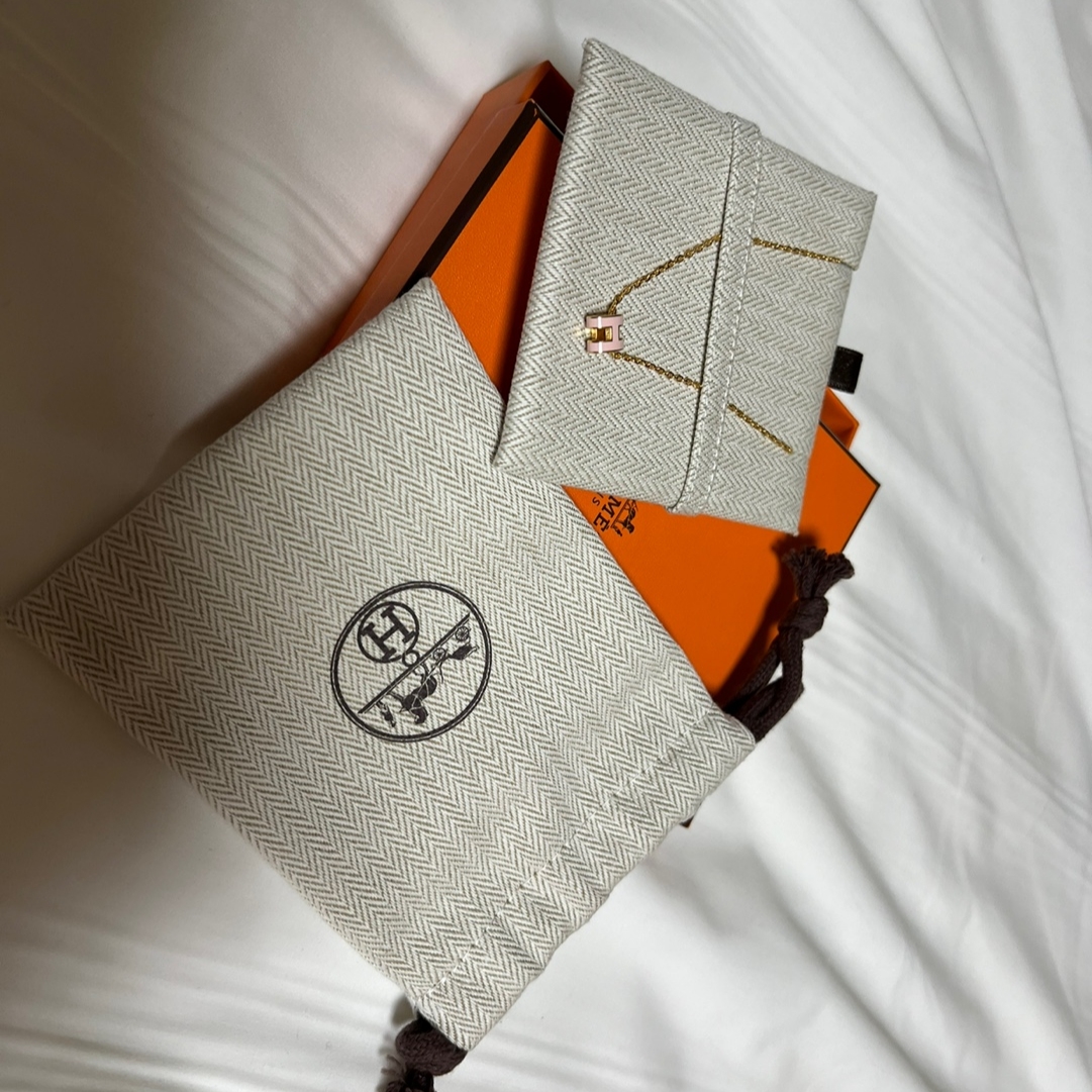 (W) Hermes Mini Pop H Pendant Gold & Rose Dragee 착용 스타일