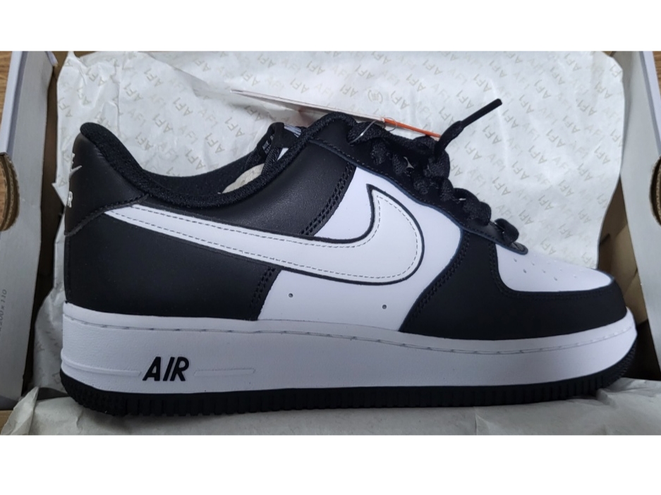 Nike Air Force 1 '07 Black White 착용 스타일