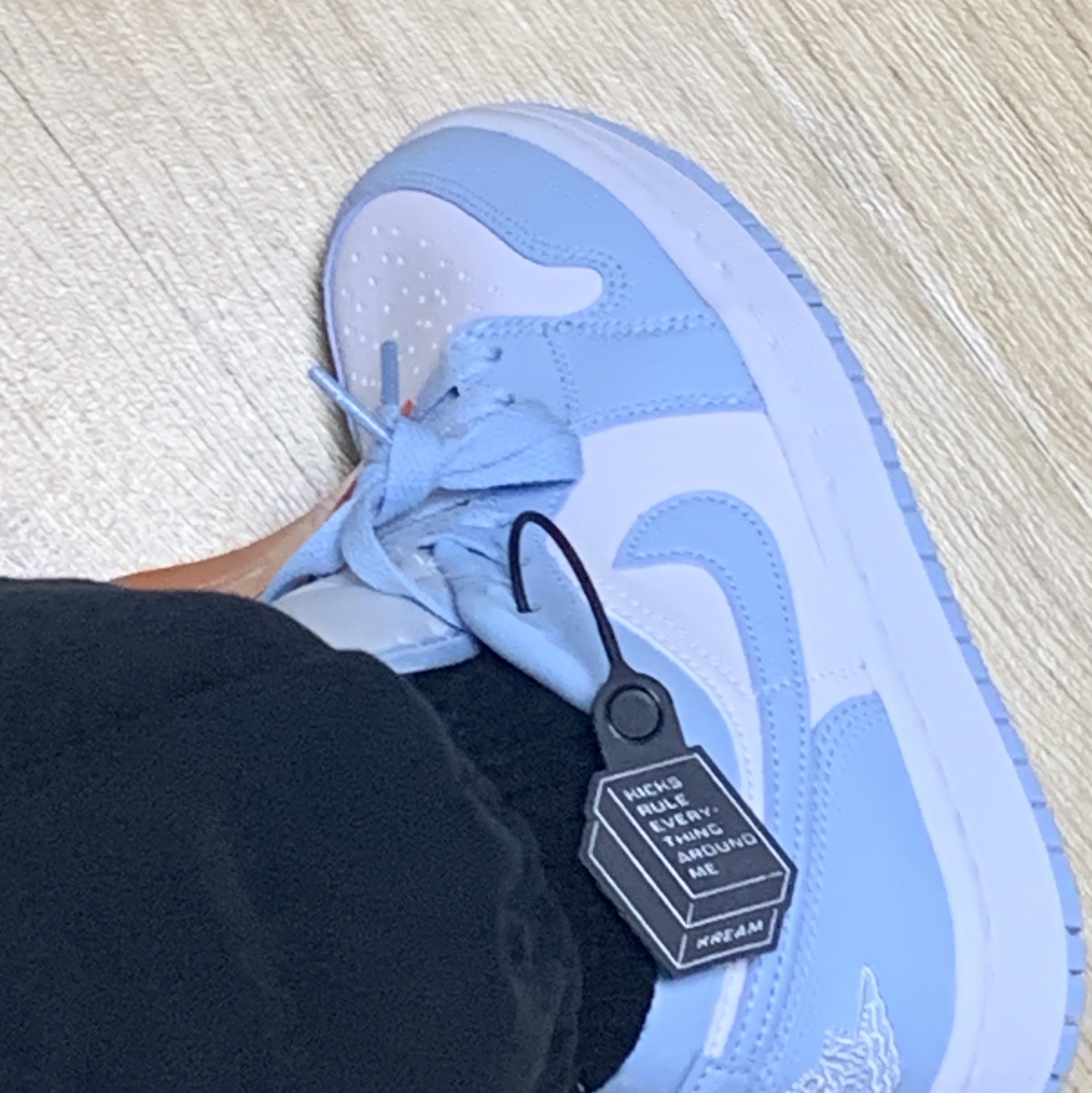(W) Jordan 1 Low White Ice Blue 착용 스타일 - 1