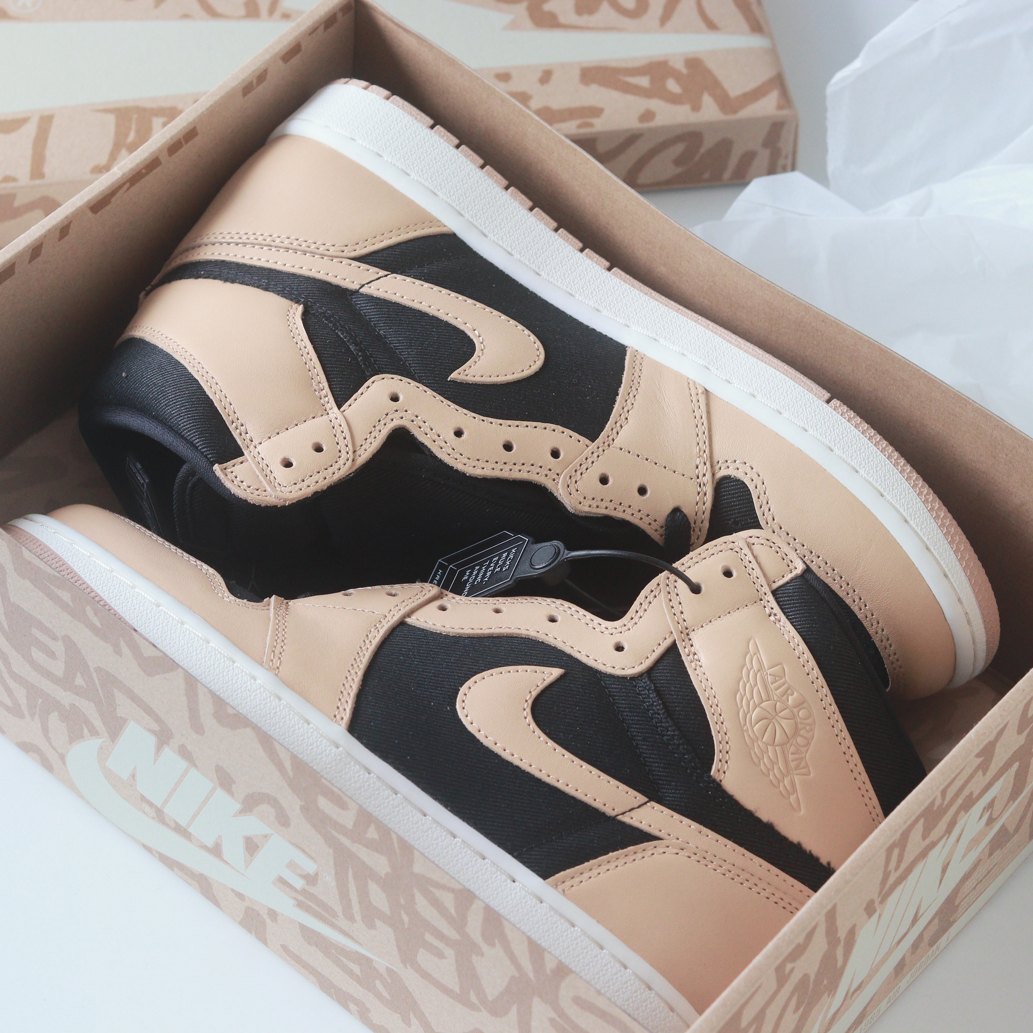 Jordan 1 Retro High OG Vachetta Tan 착용 스타일 - 2