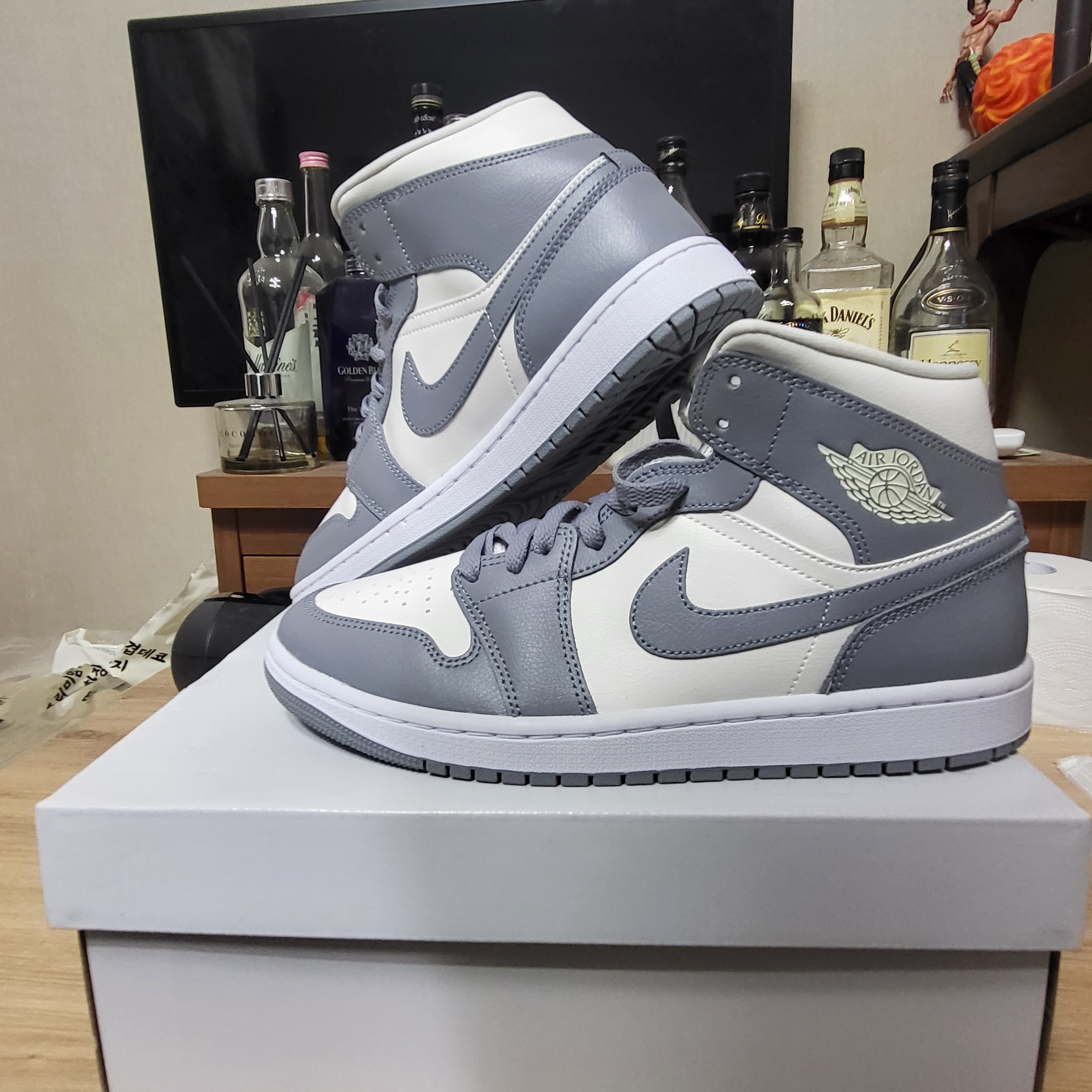 (W) Jordan 1 Mid Sail Stealth 착용 스타일 - 1