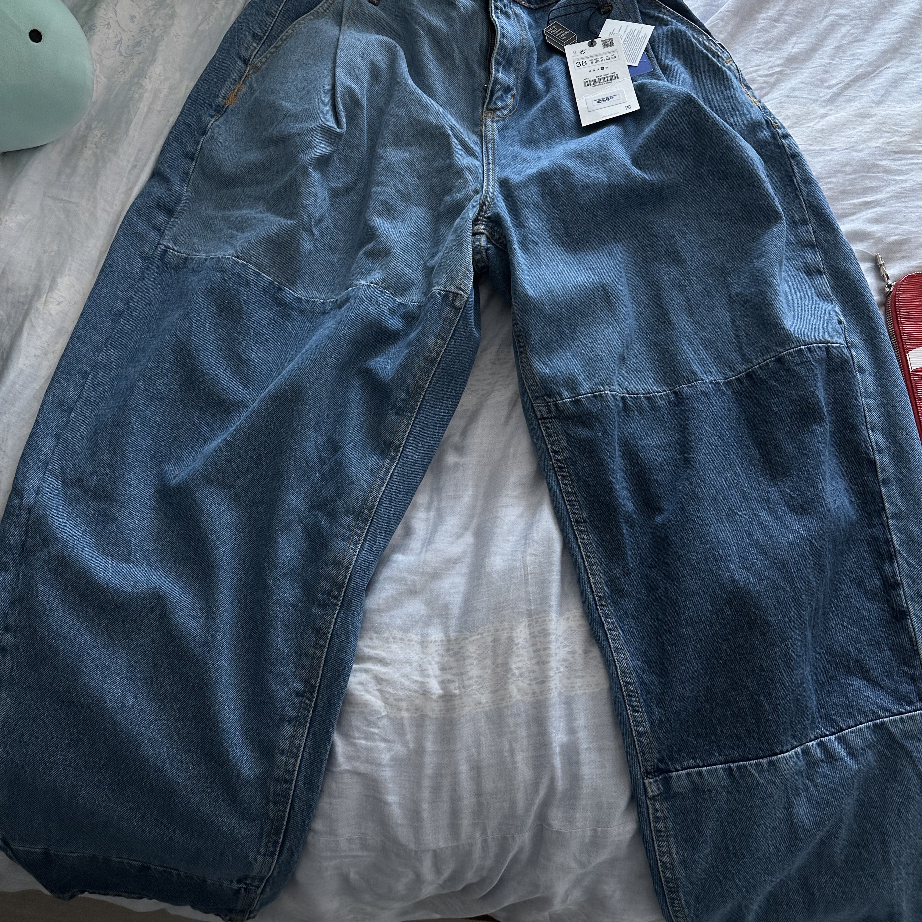 Zara x Ader Error Barrel Leg Jeans Blue 착용 스타일 - 2