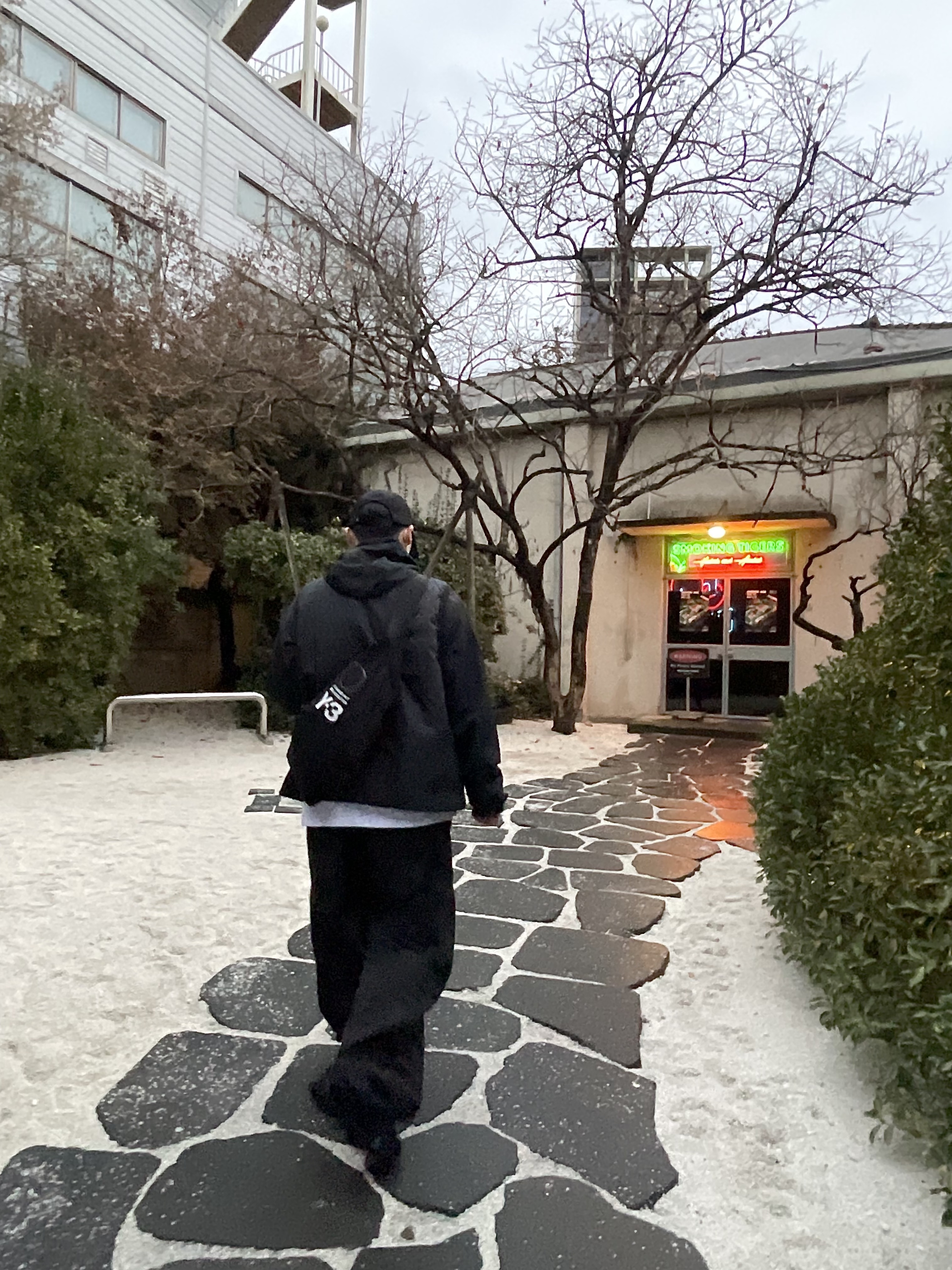 Supreme x The North Face Sunshield Camp Cap Black - 20SS, Nike x Matthew M Williams Zoom 004 Triple Black 착용 스타일 - 1