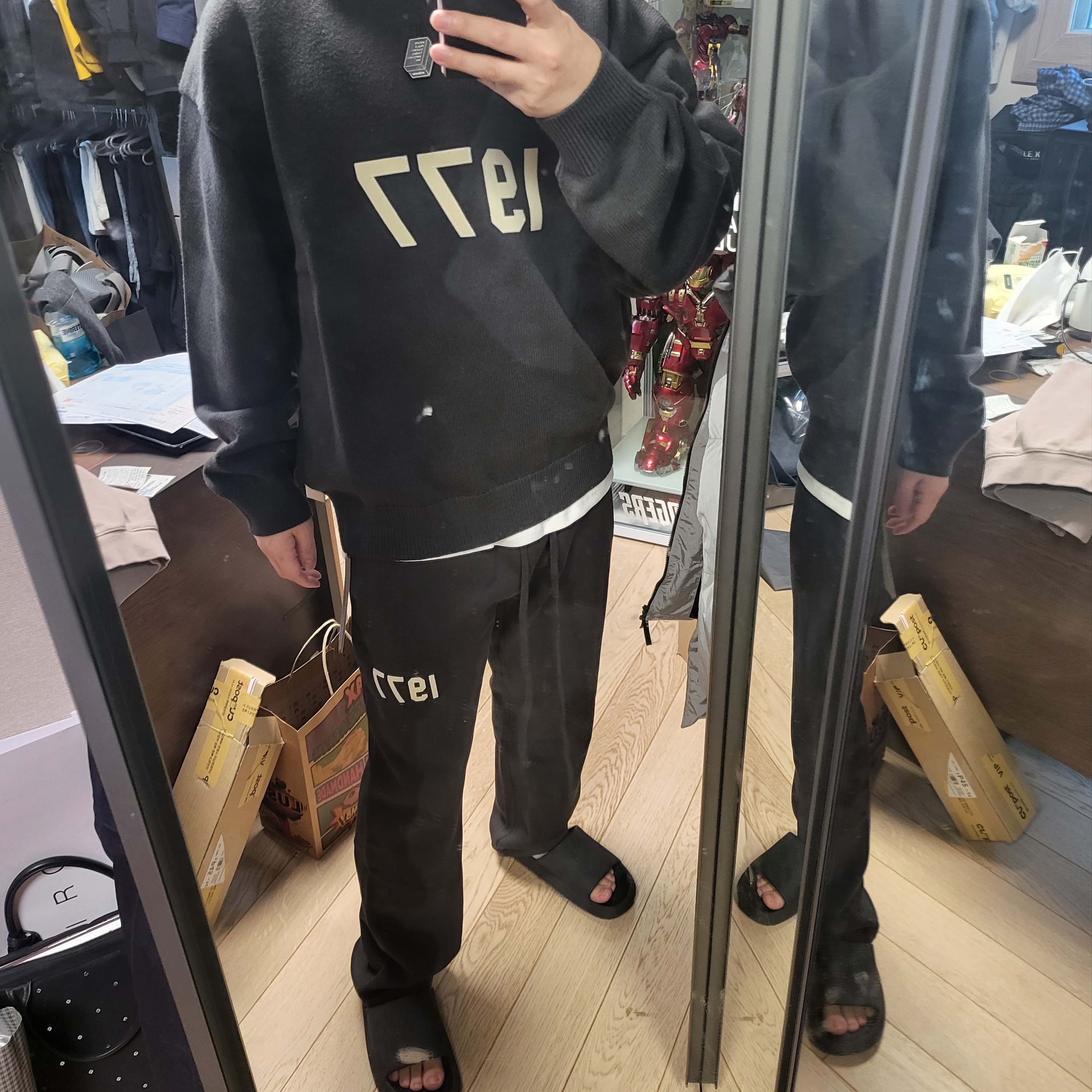 Essentials 1977 Knit Long Sleeve Polo Iron - 22SS, Essentials 1977 Relaxed Sweatpants Iron - 22SS 착용 스타일 - 4