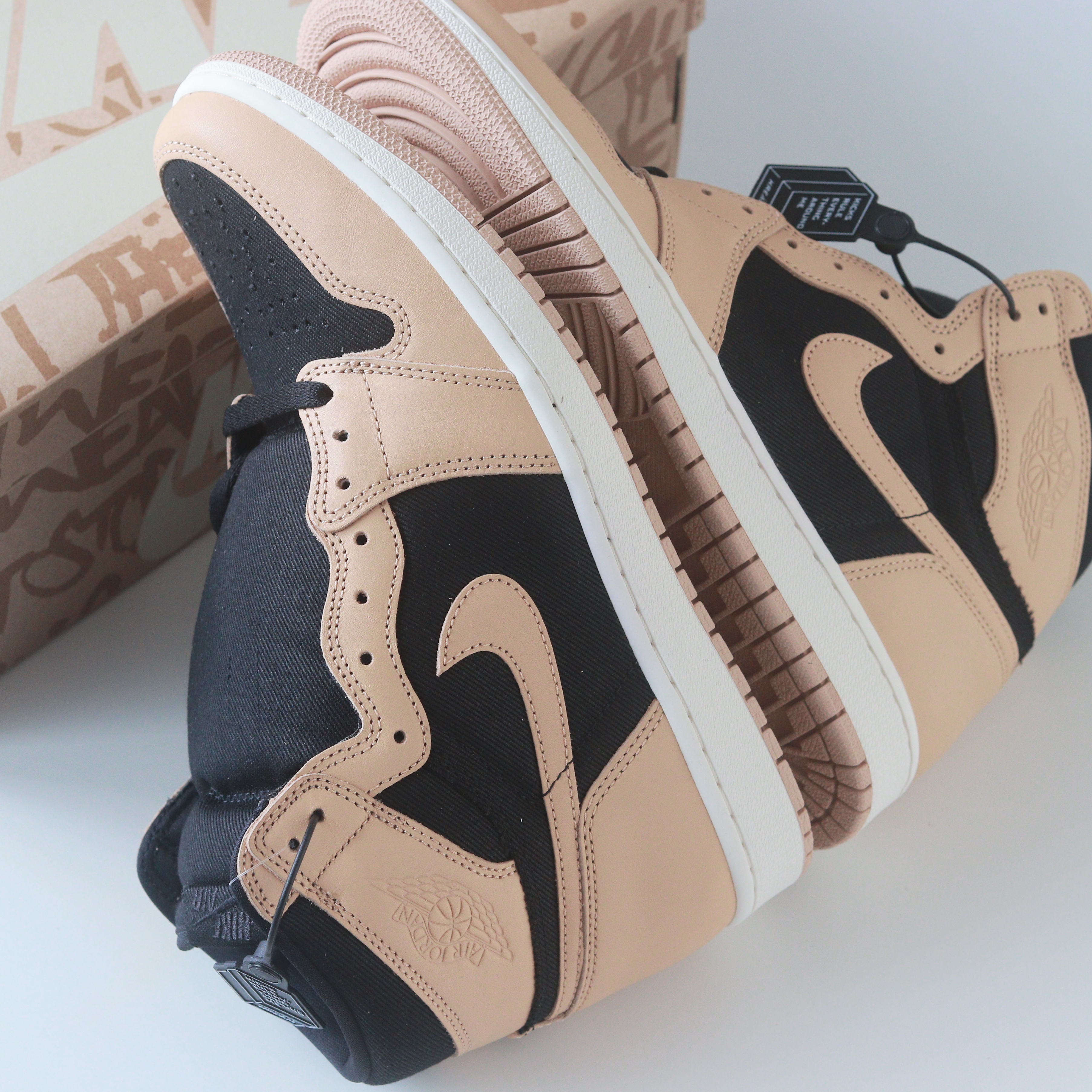 Jordan 1 Retro High OG Vachetta Tan 착용 스타일 - 1