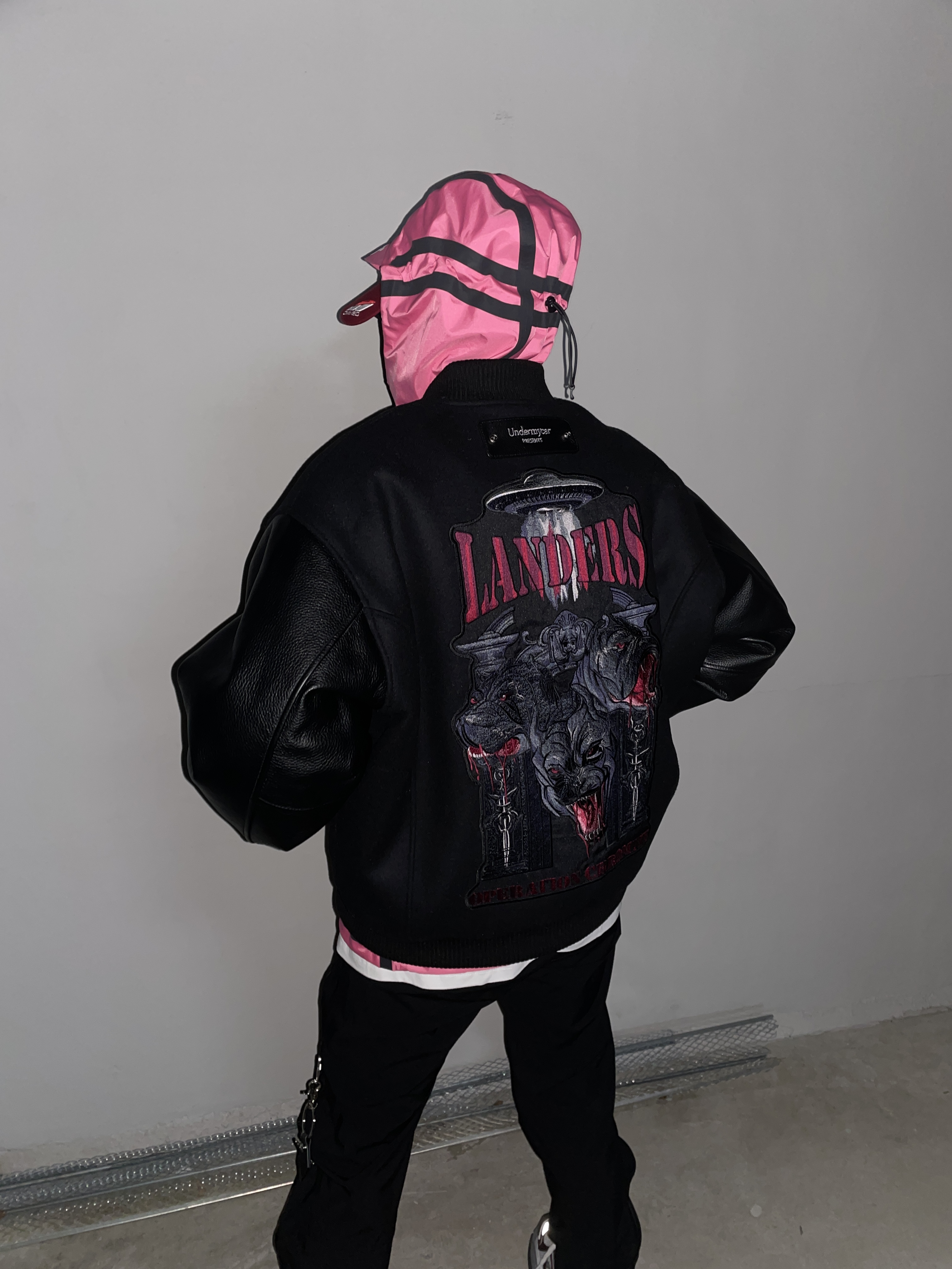 Undermycar Operation Chromite Kerberos Oversized Varsity Jacket Ox Blood - 22FW, Supreme x The North Face Summit Series Outer Tape Seam Jacket Pink - 21SS 착용 스타일 - 4