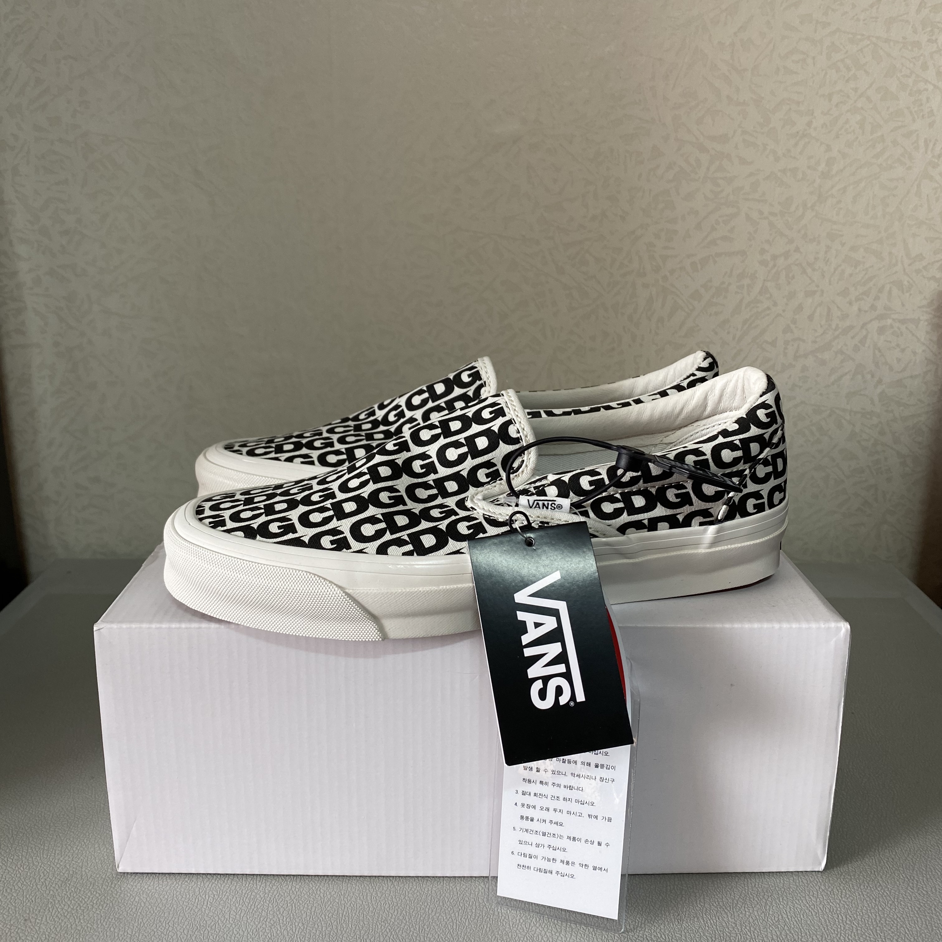Vans Vault x CDG Slip-On LX White 착용 스타일