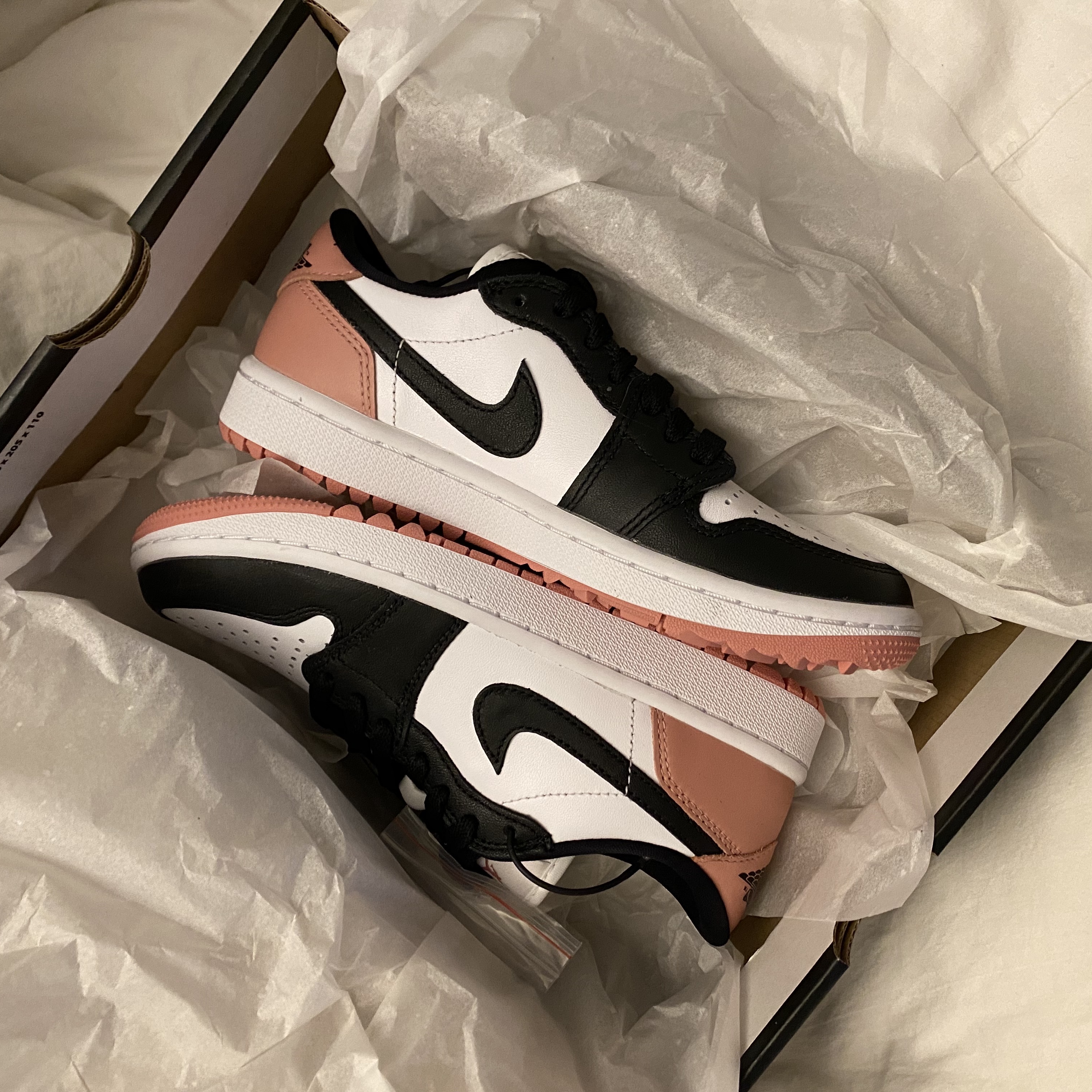 Jordan 1 Low Golf Rust Pink 착용 스타일