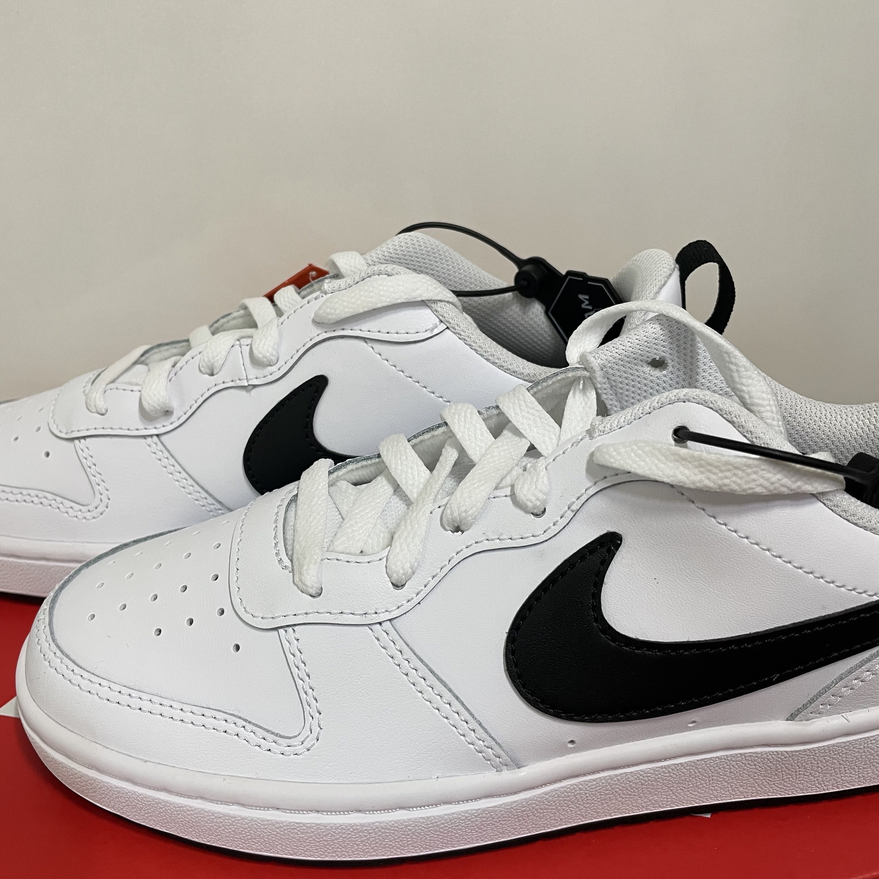 (GS) Nike Court Borough Low 2 White Black 착용 스타일 - 2