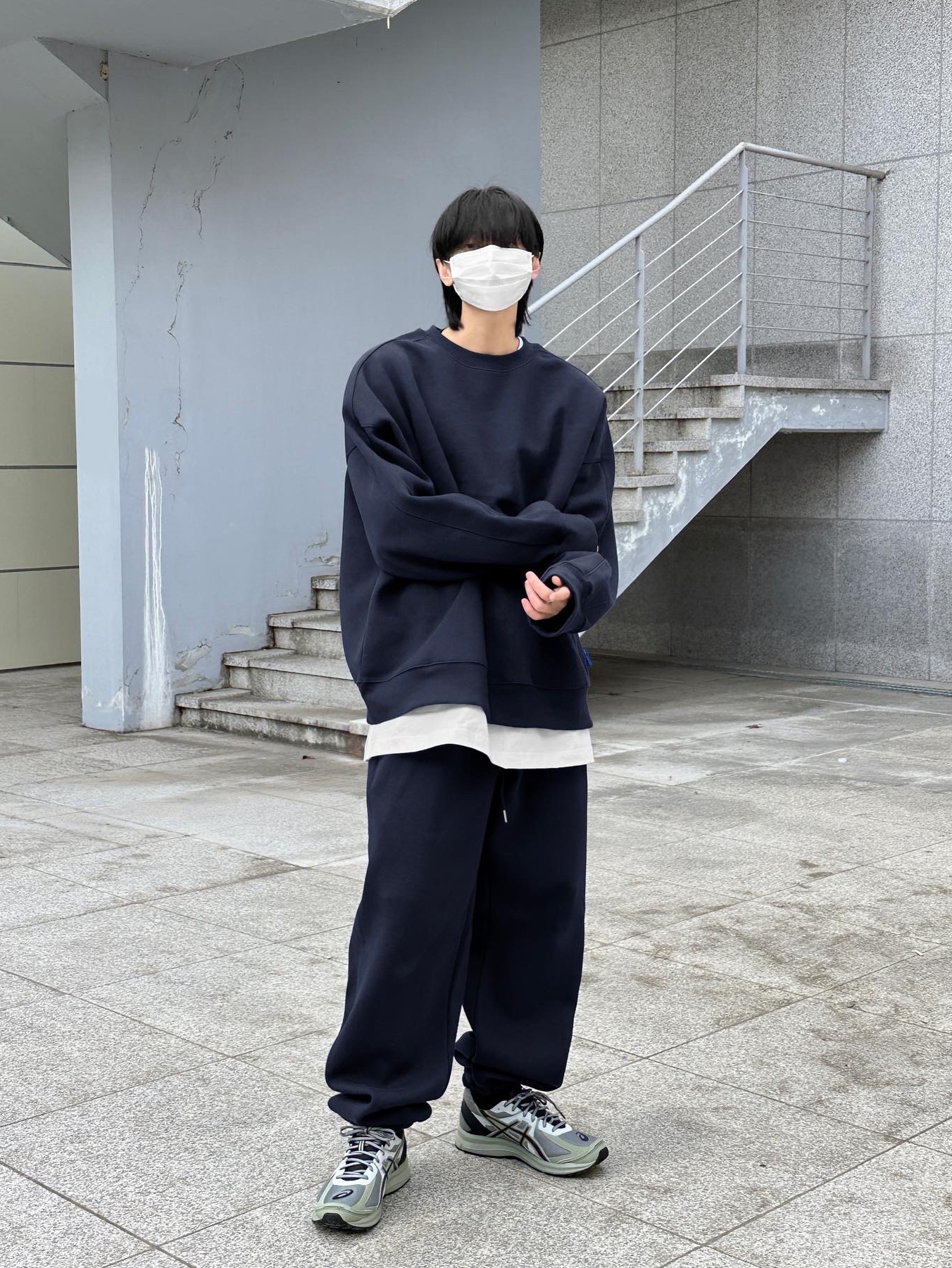 Asics Jog 100 S Sheet Rock - 2E Wide 착용 스타일 - 4