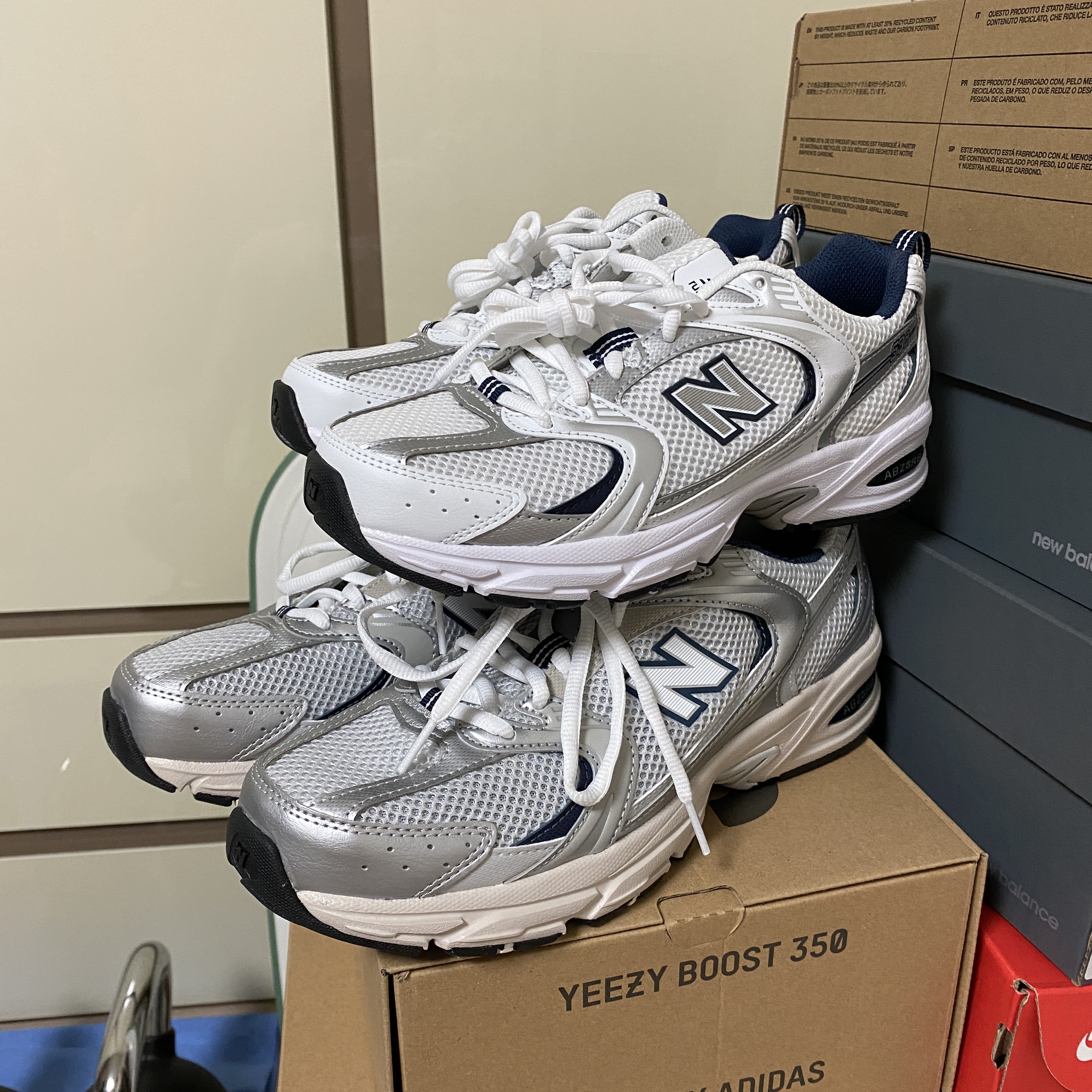 New Balance 530 Steel Grey, New Balance 530 White 착용 스타일