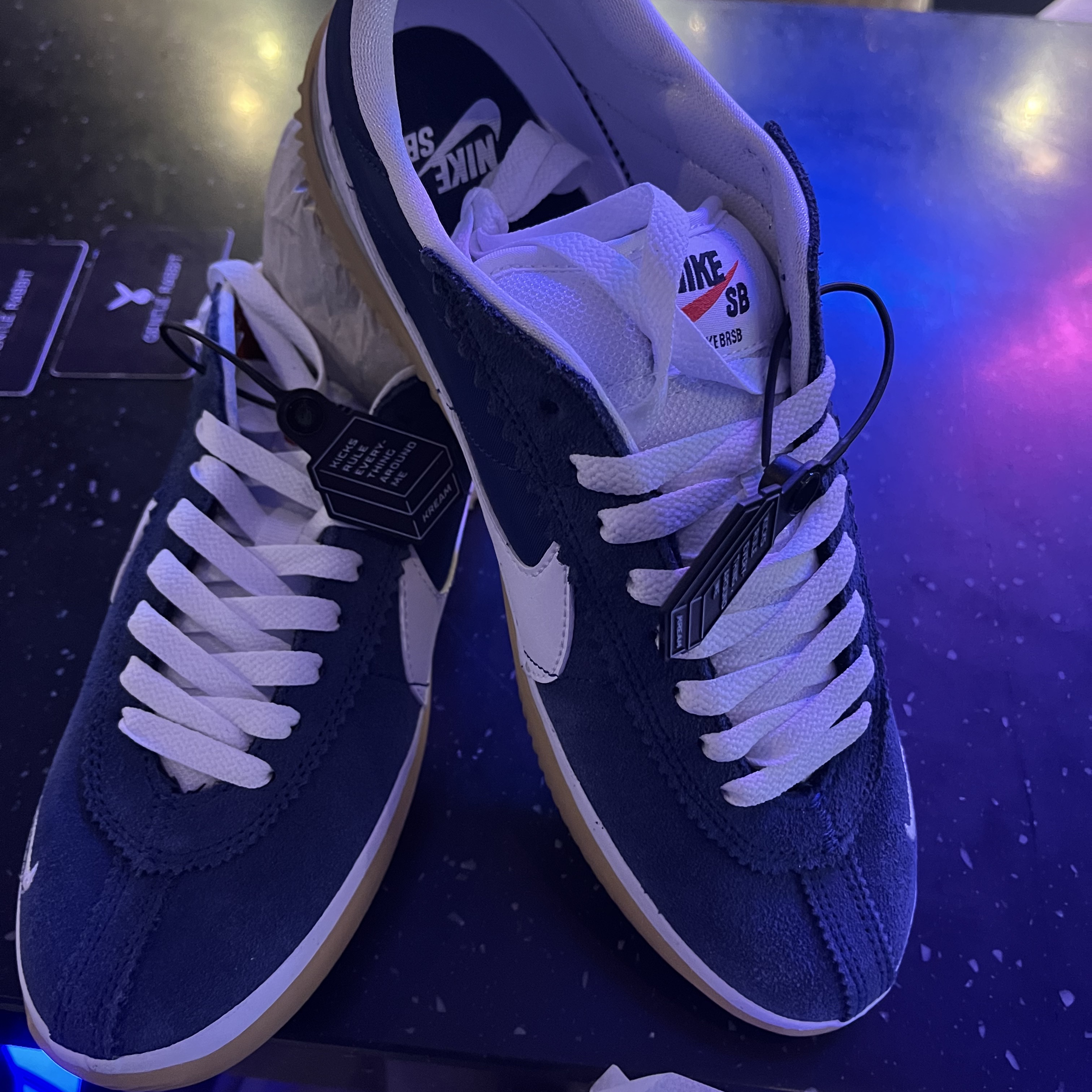Nike BRSB Navy White 착용 스타일