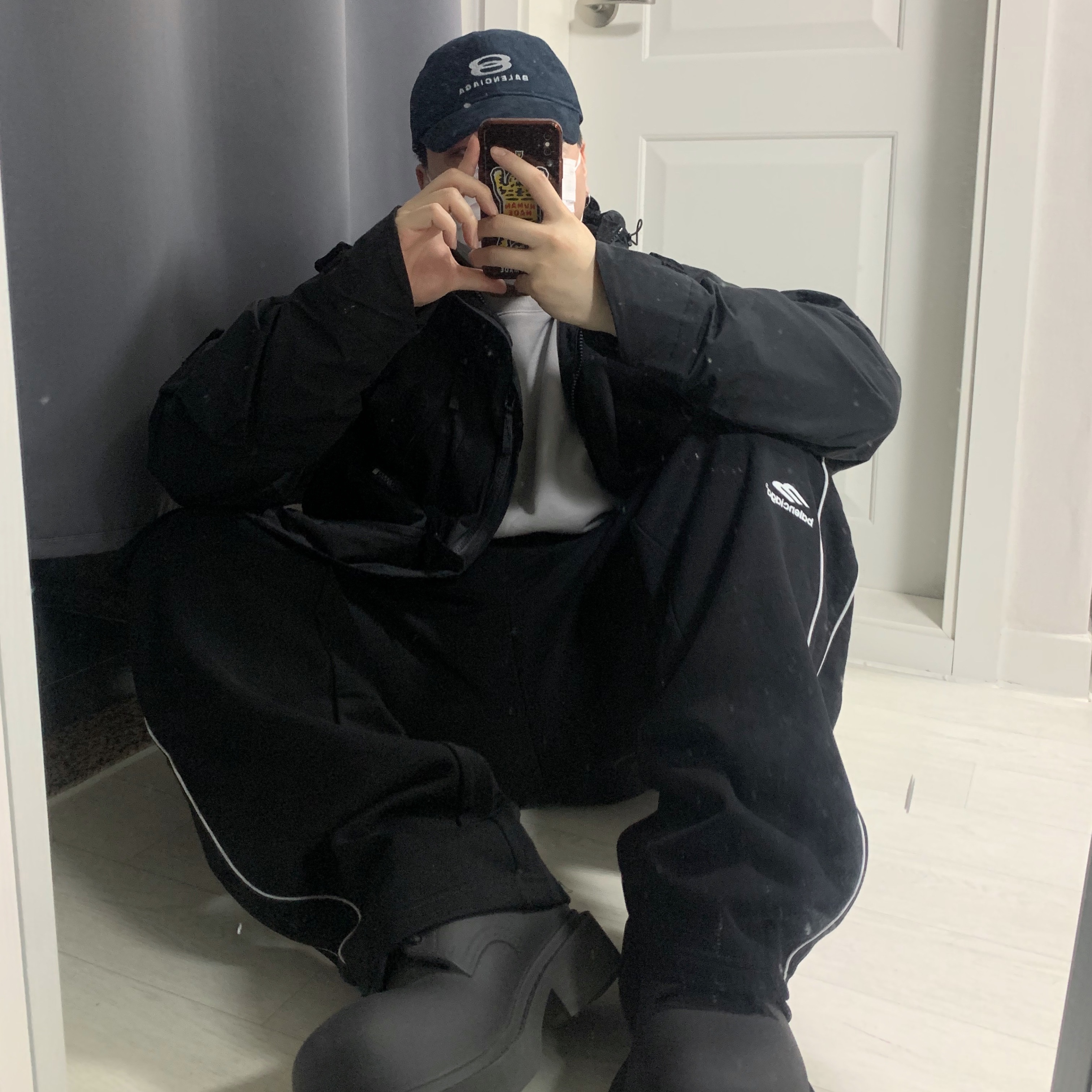 Balenciaga Unity Snowboard Cap Navy Blue, Balenciaga Steroid Derby Black 착용 스타일