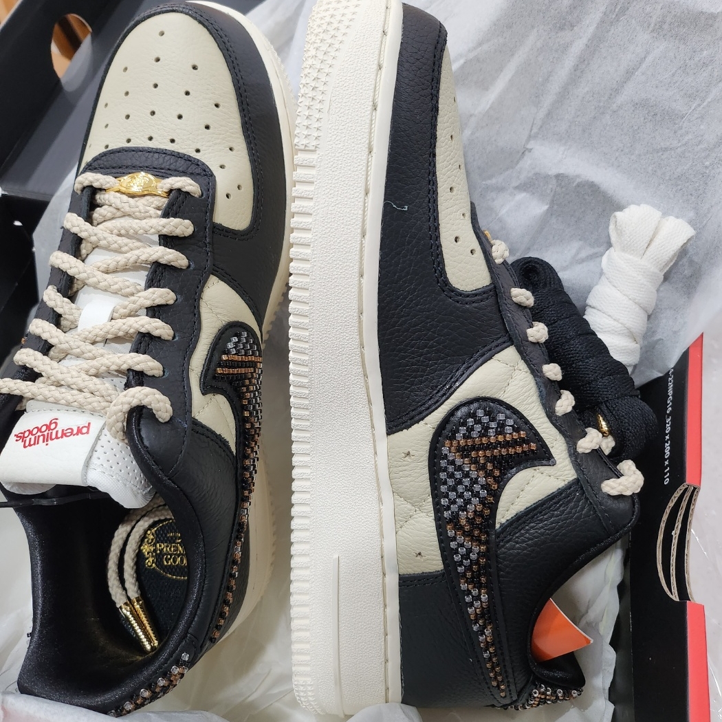 (W) Nike x Premium Goods Air Force 1 Low Black Sand 착용 스타일