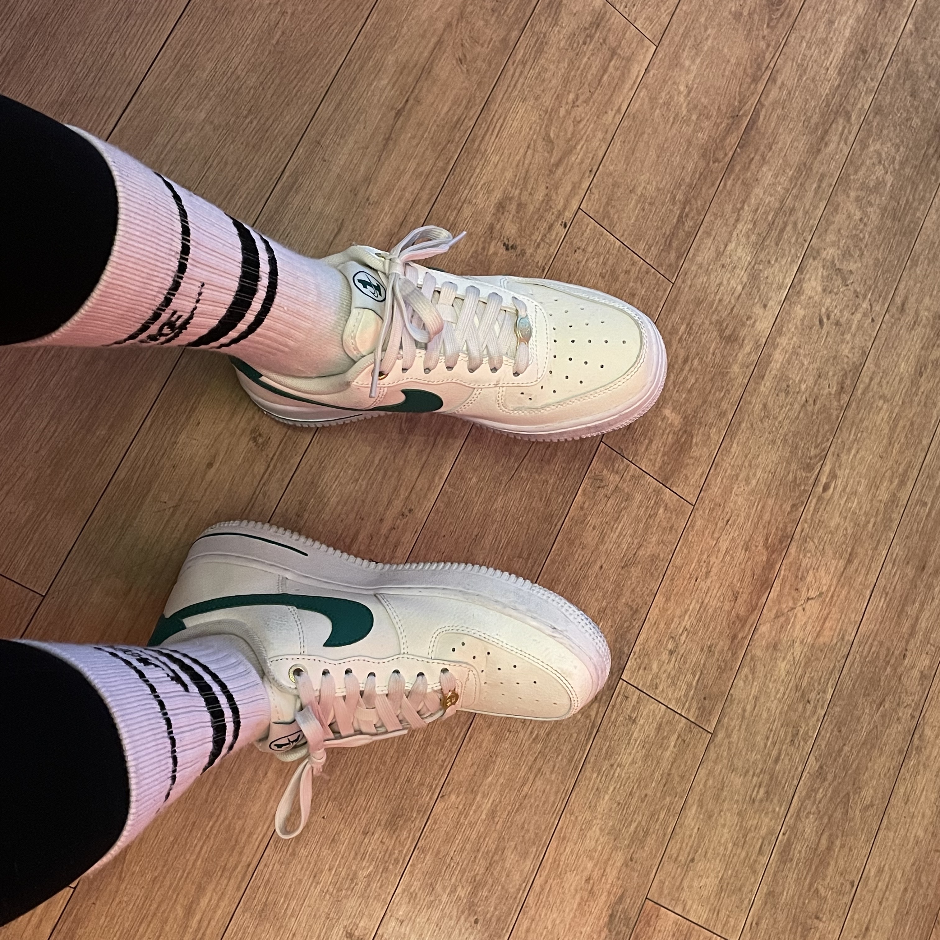 (W) Nike Air Force 1 '07 SE 40th Anniversary Join Forces Sail Malachite 착용 스타일 - 1