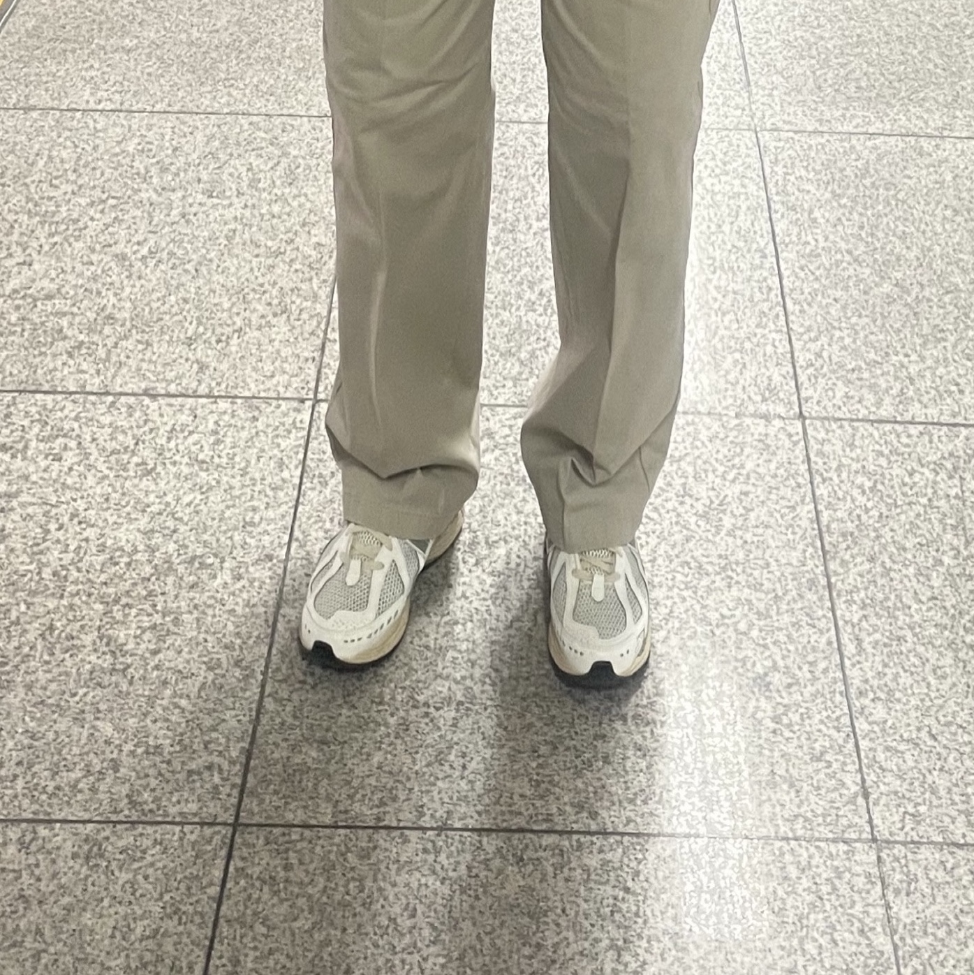 New Balance 1906R White Gray 착용 스타일 - 1