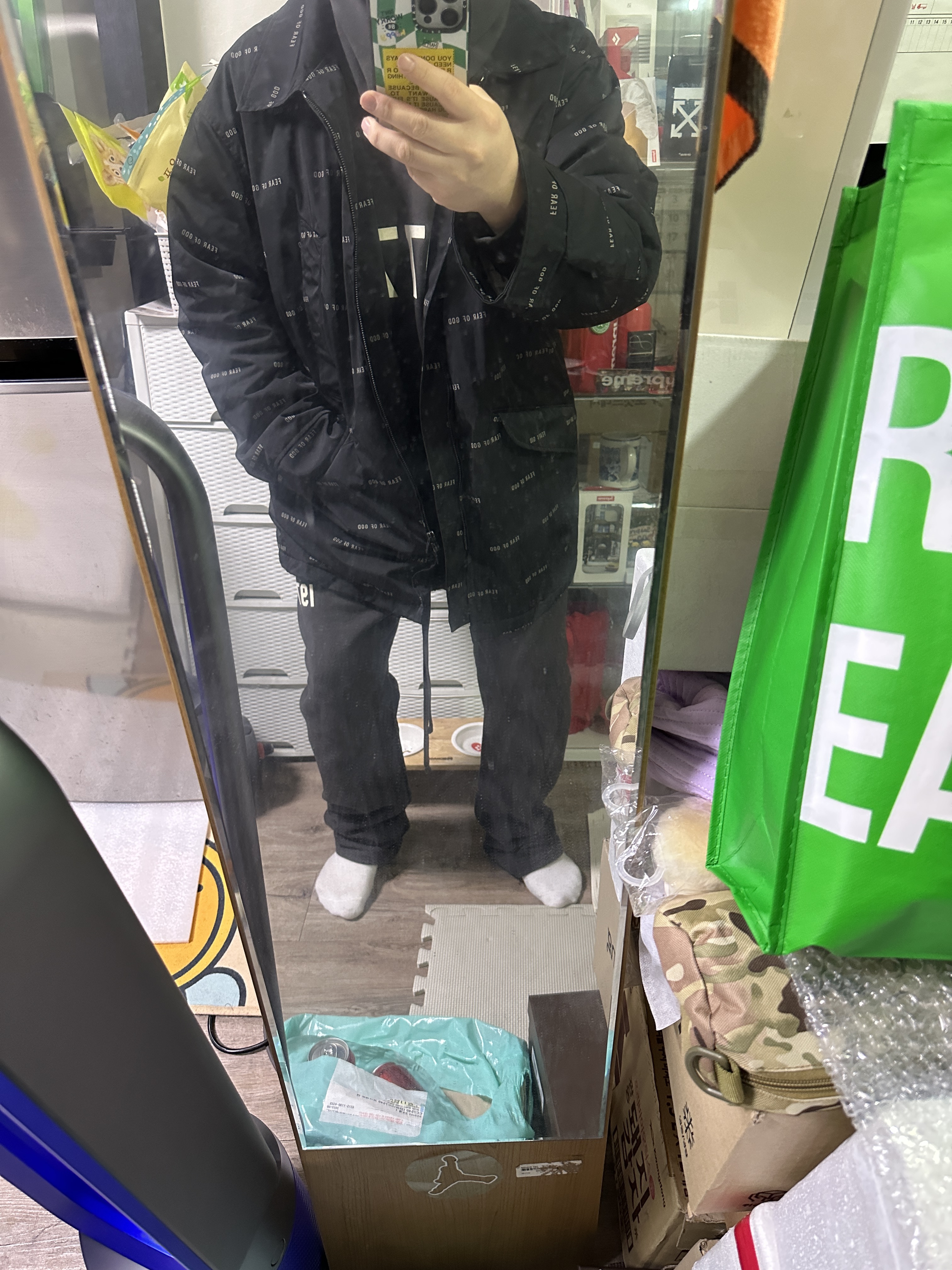 Essentials 1977 Relaxed Sweatpants Iron - 22SS, Essentials 1977 Hoodie Iron - 22SS 착용 스타일 - 1