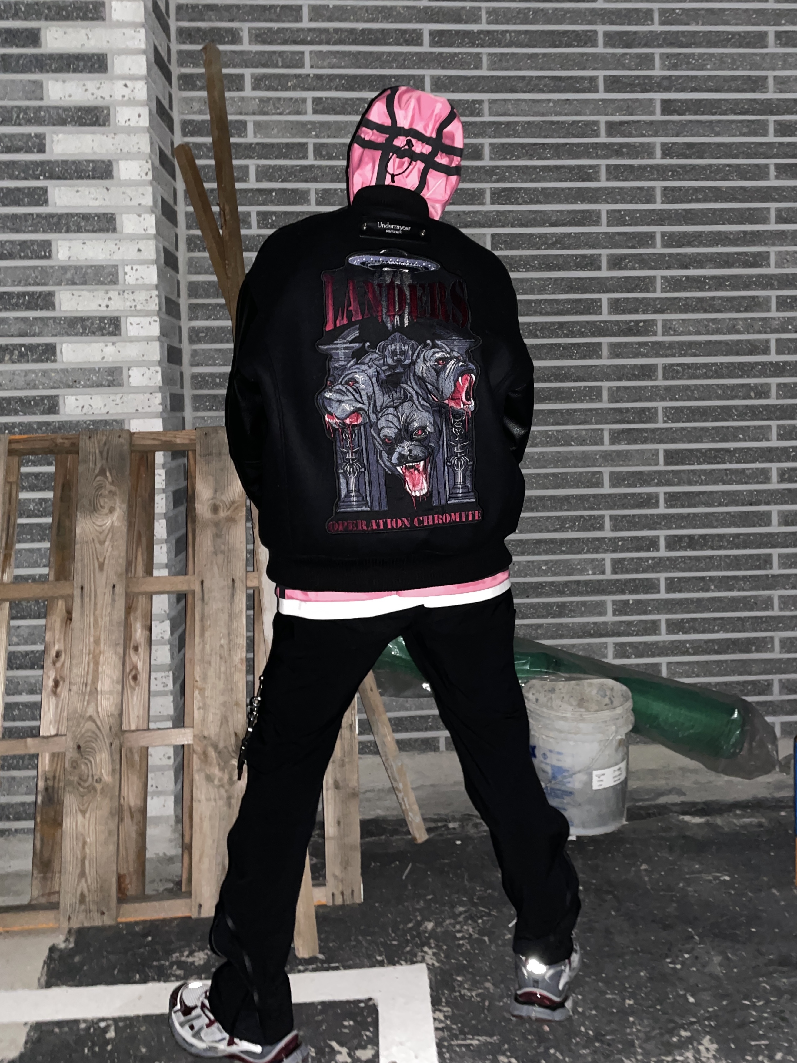 Undermycar Operation Chromite Kerberos Oversized Varsity Jacket Ox Blood - 22FW, Supreme x The North Face Summit Series Outer Tape Seam Jacket Pink - 21SS 착용 스타일 - 2