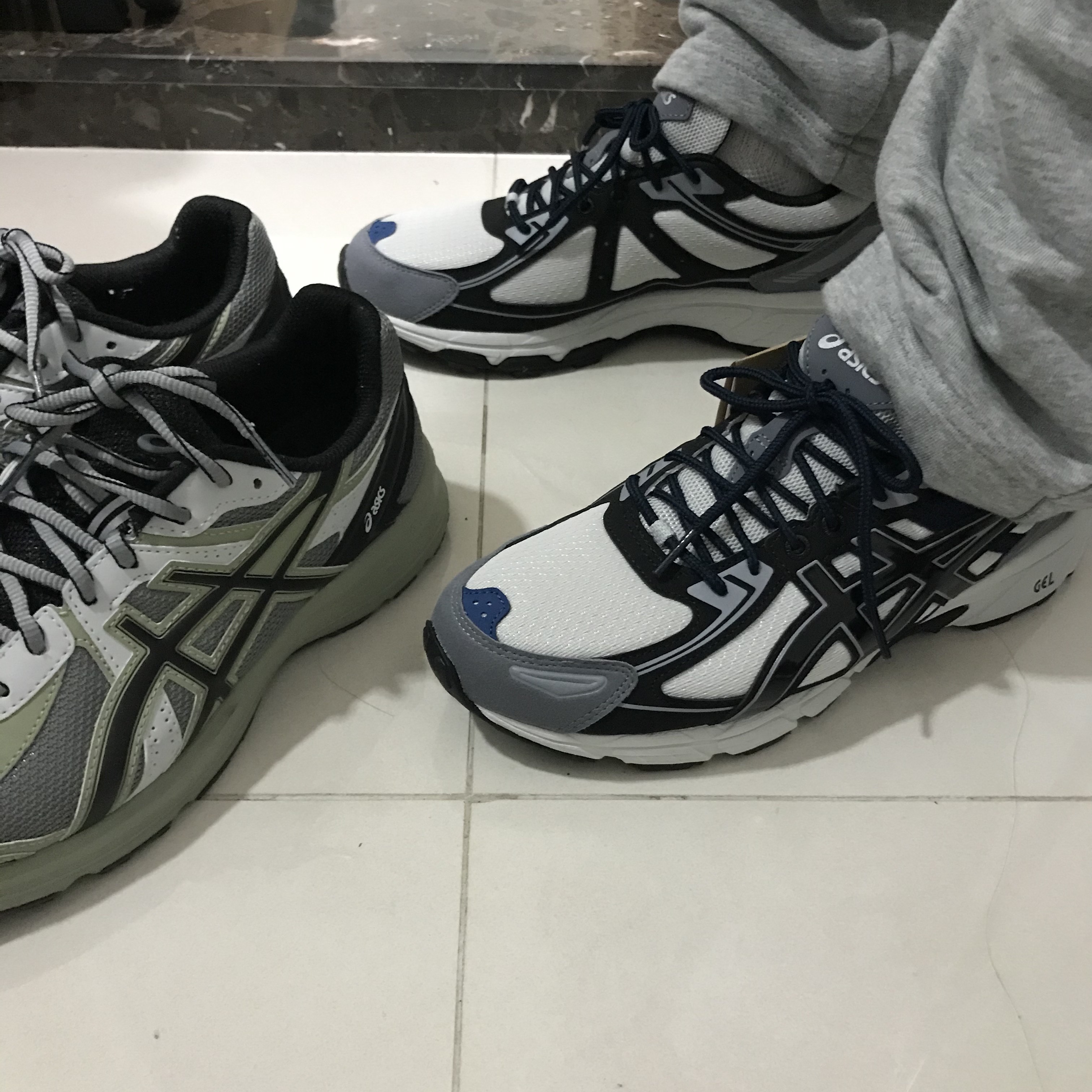 Asics Jog 100 S Sheet Rock - 2E Wide, Asics Gel-Venture 6 SPS Glacier Grey 착용 스타일