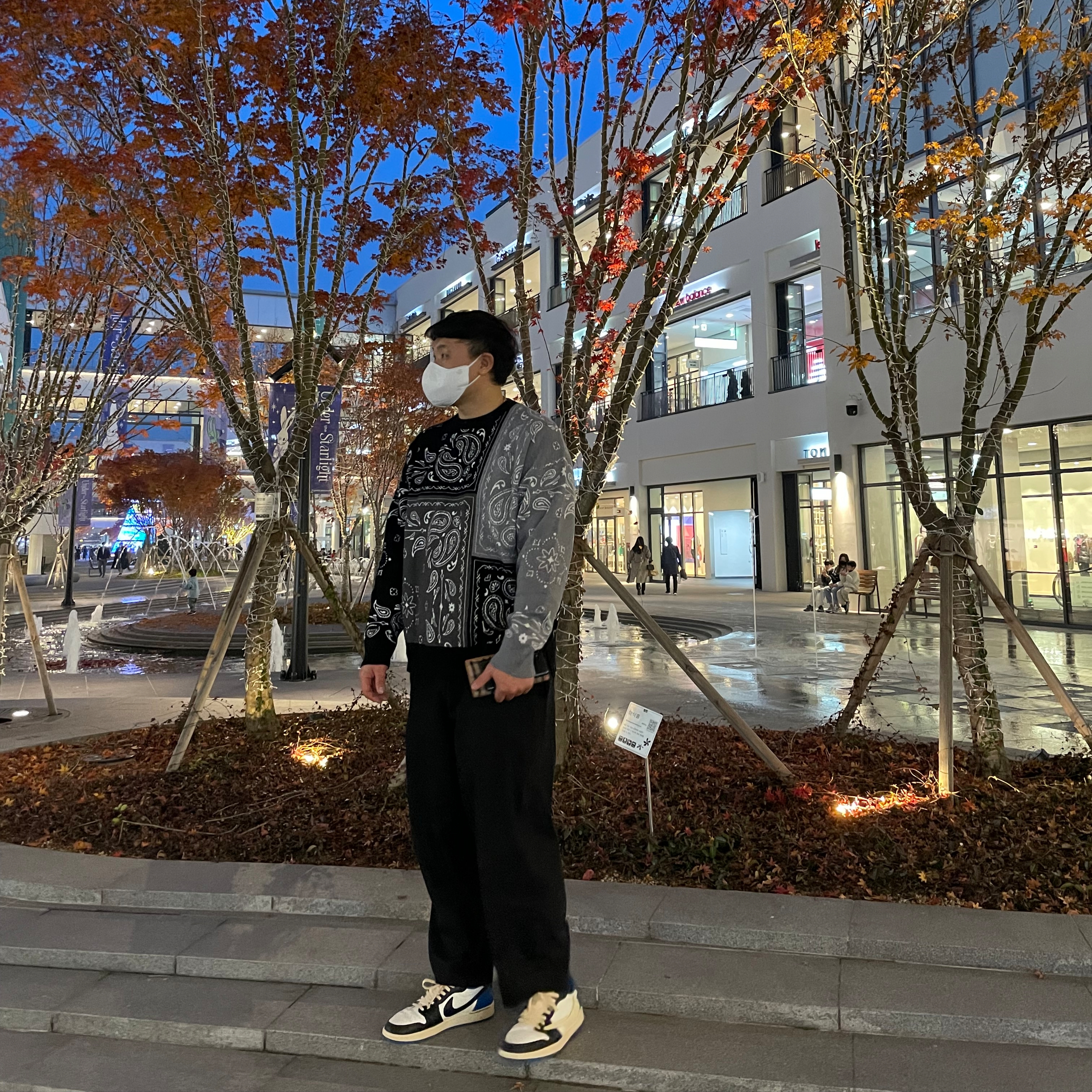 Jordan 1 x Travis Scott x Fragment Retro Low OG SP Military Blue 착용 스타일