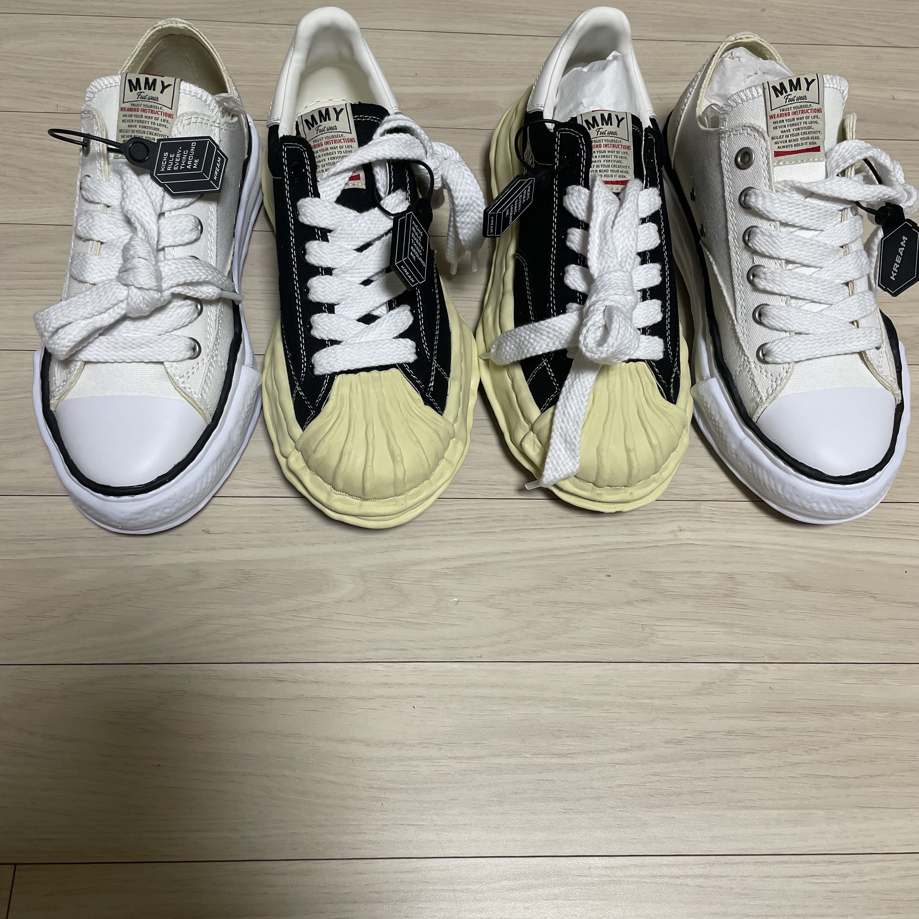 Maison Mihara Yasuhiro Peterson OG Sole Canvas Low Sneakers White, Maison Mihara Yasuhiro Blakey VL OG Sole Canvas Low-top Sneakers Black 착용 스타일