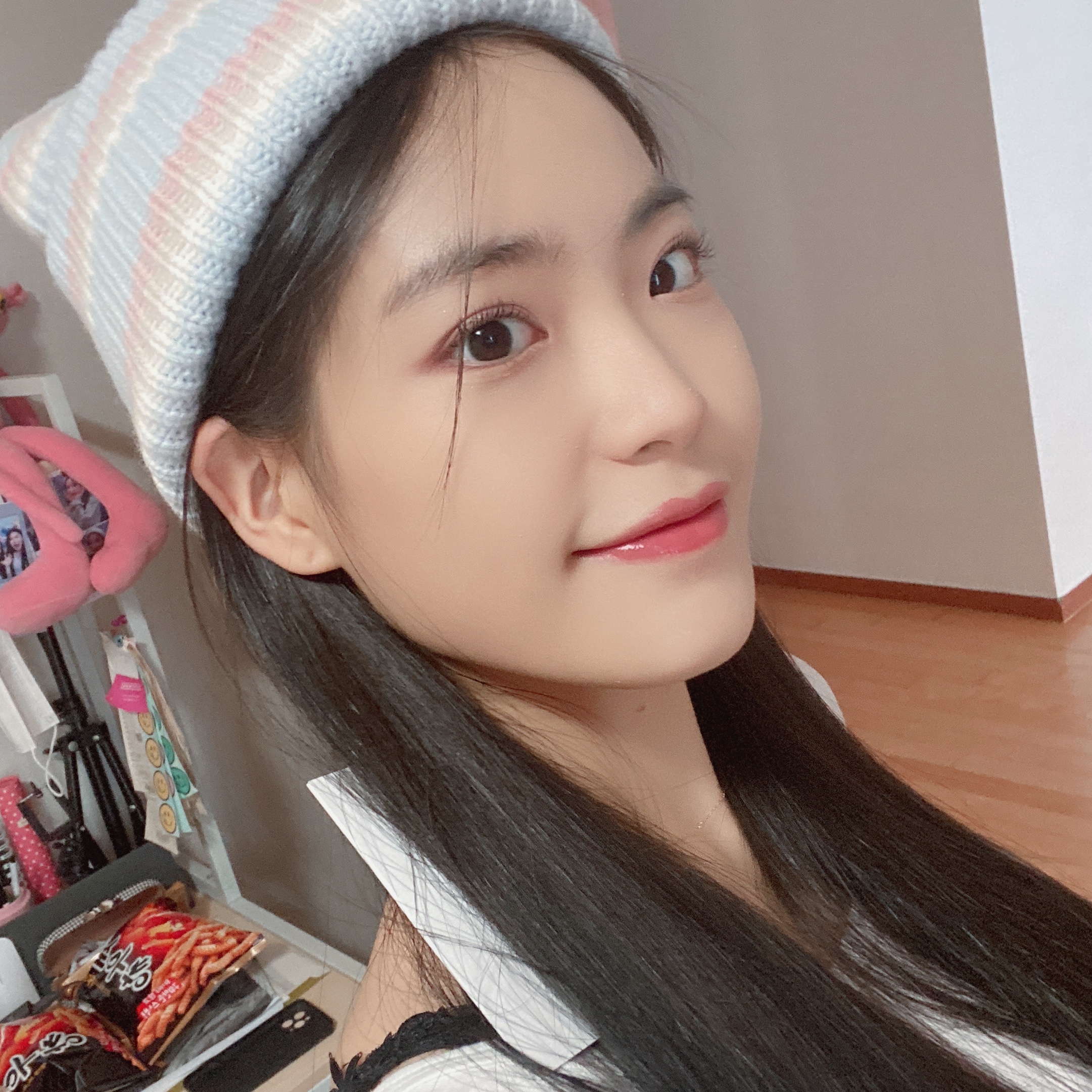 Acne Studios Striped Face Beanie Multi Blue 착용 스타일 - 3