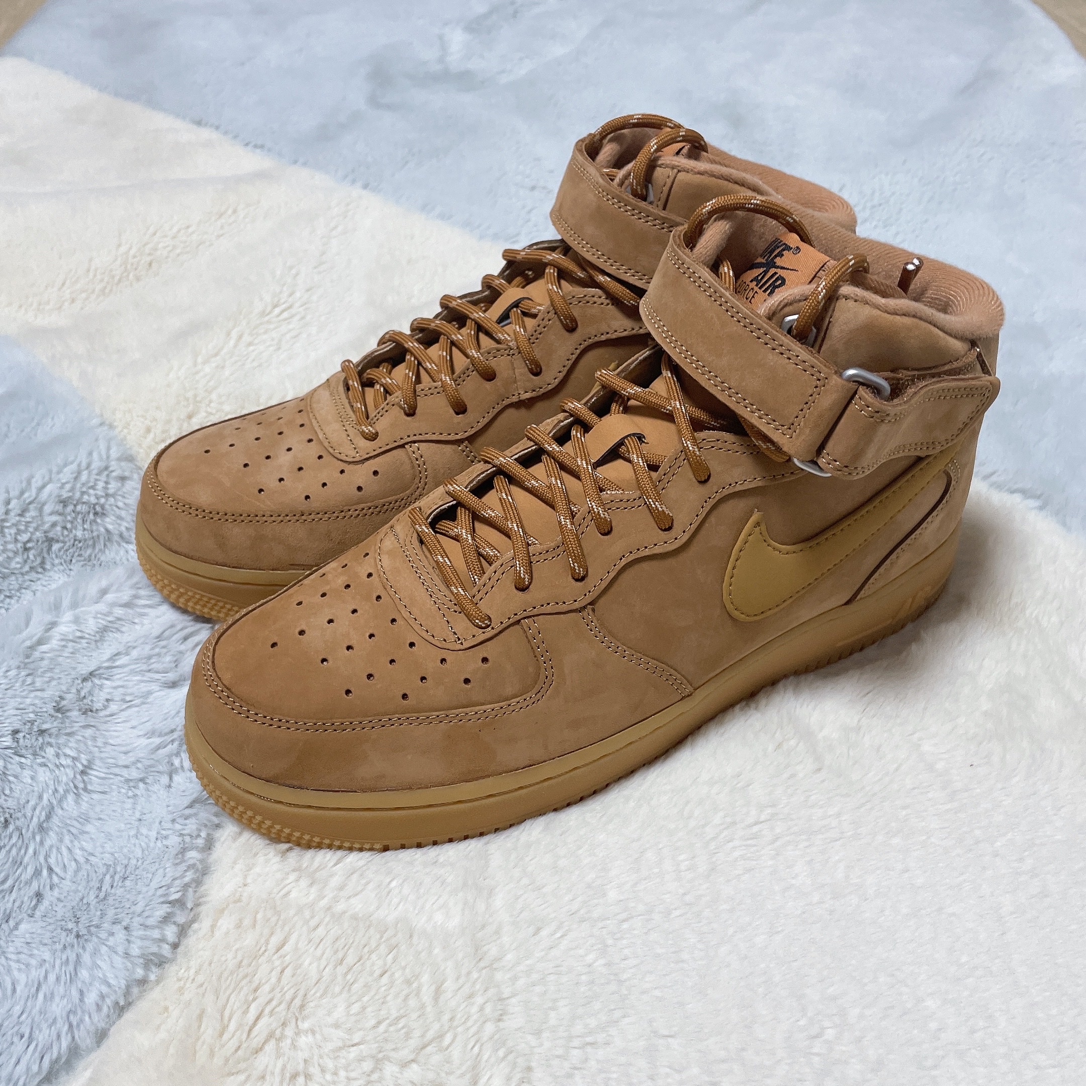 Nike Air Force 1 Mid '07 WB Flax 착용 스타일 - 1