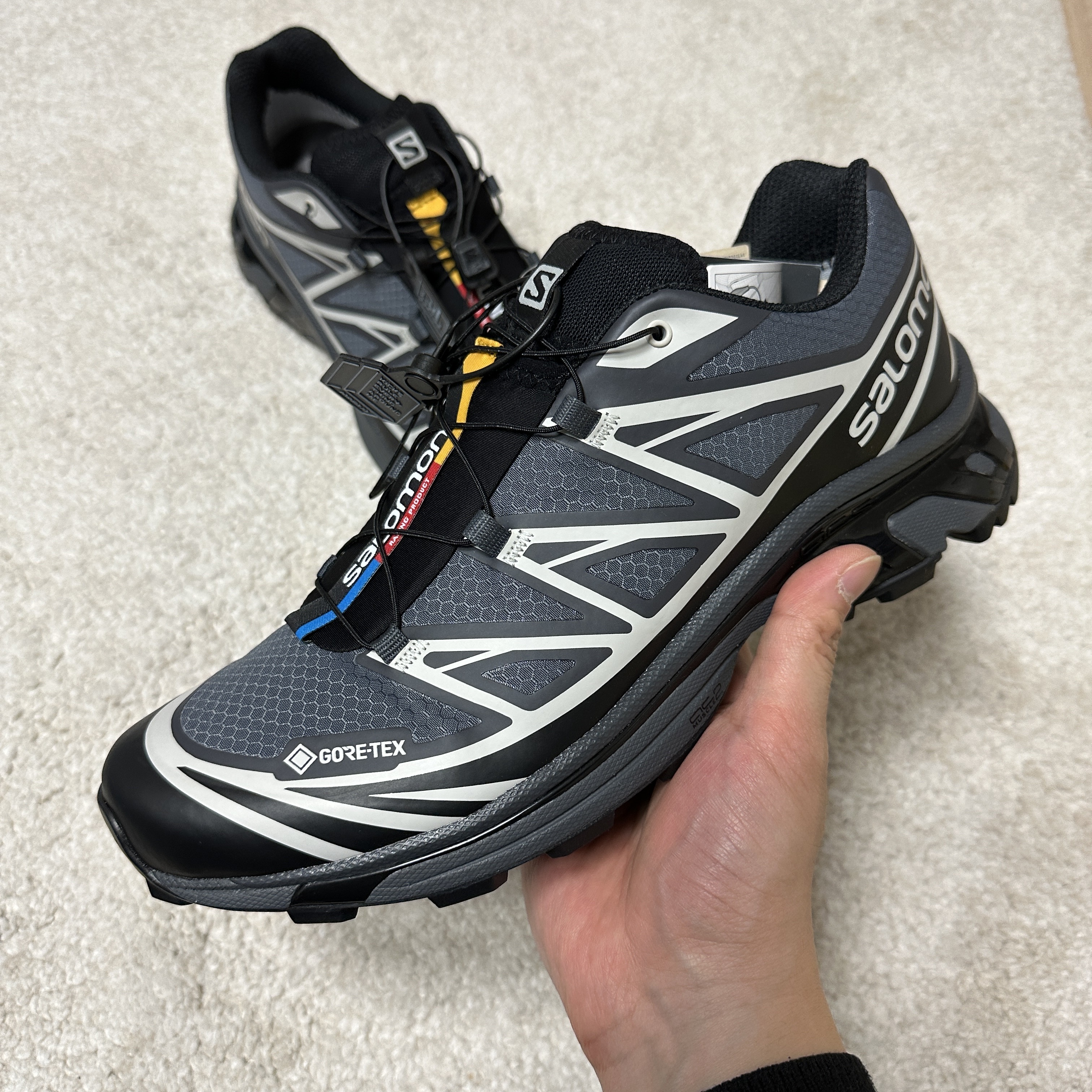 Salomon XT-6 Gore-Tex Black Ebony 착용 스타일