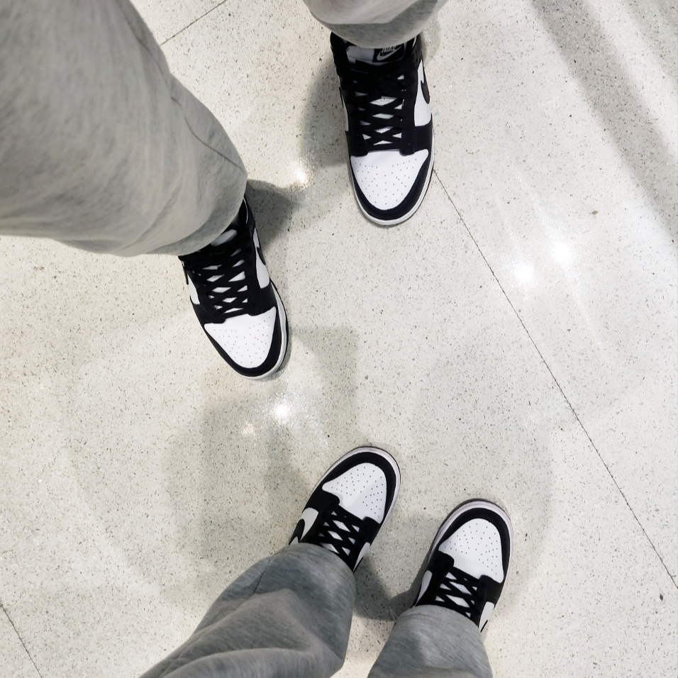 Nike Dunk Low Retro Black 착용 스타일 - 2