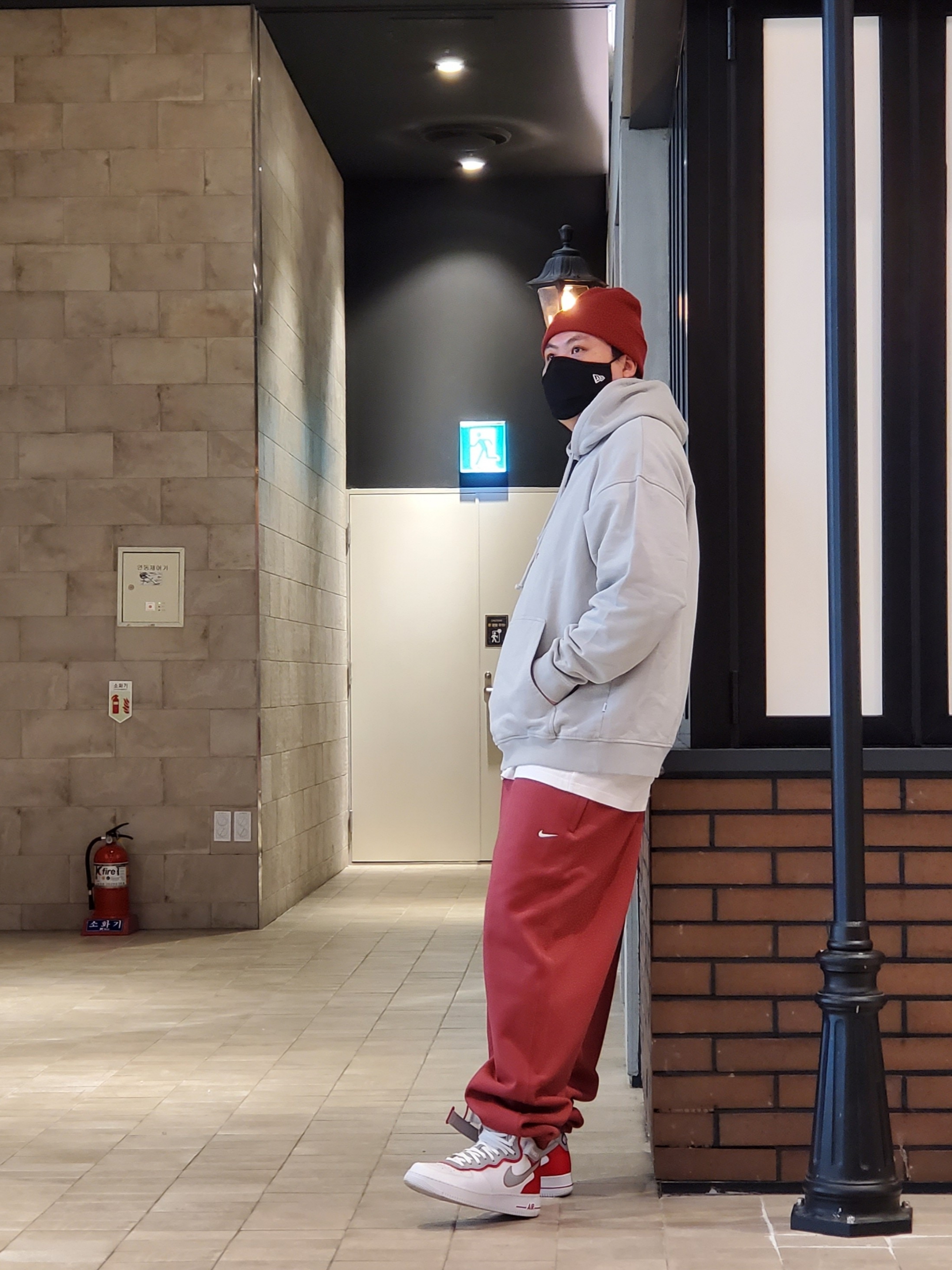 Nike NRG Solo Swoosh Fleece Pants Cedar - US/EU, Nike Air Force 1 Mid '07 LV8 Athletic Club White Gym Red 착용 스타일 - 2