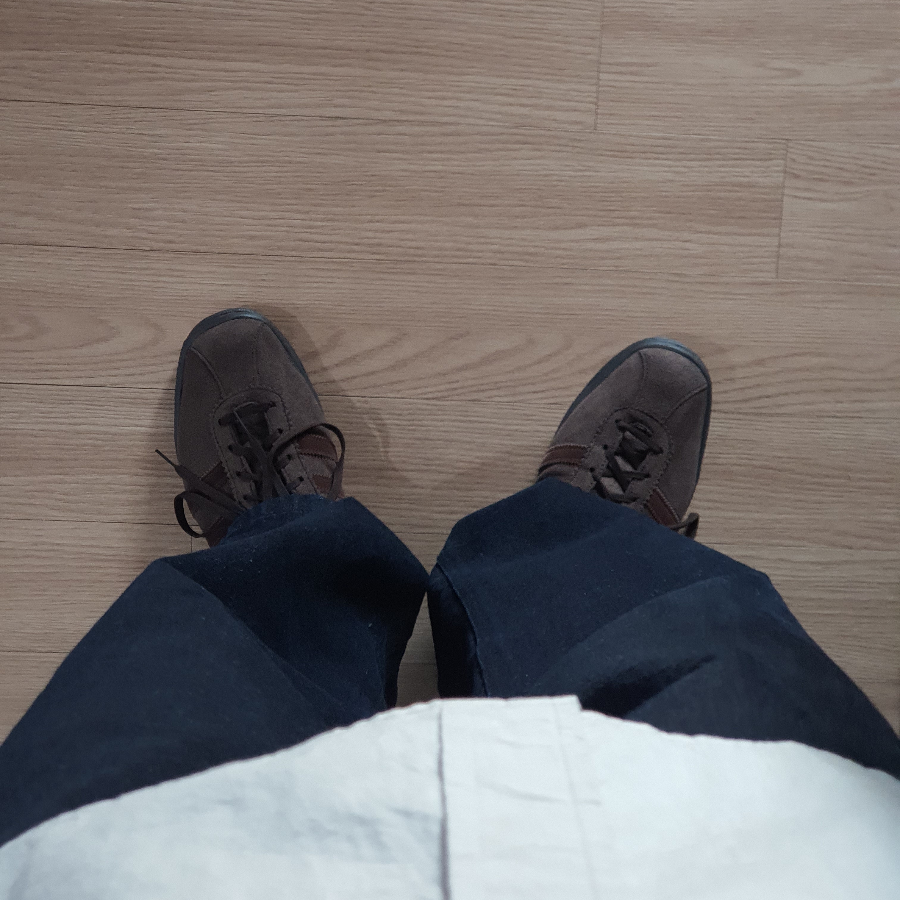 Adidas Tobacco Gruen Dark Brown 착용 스타일