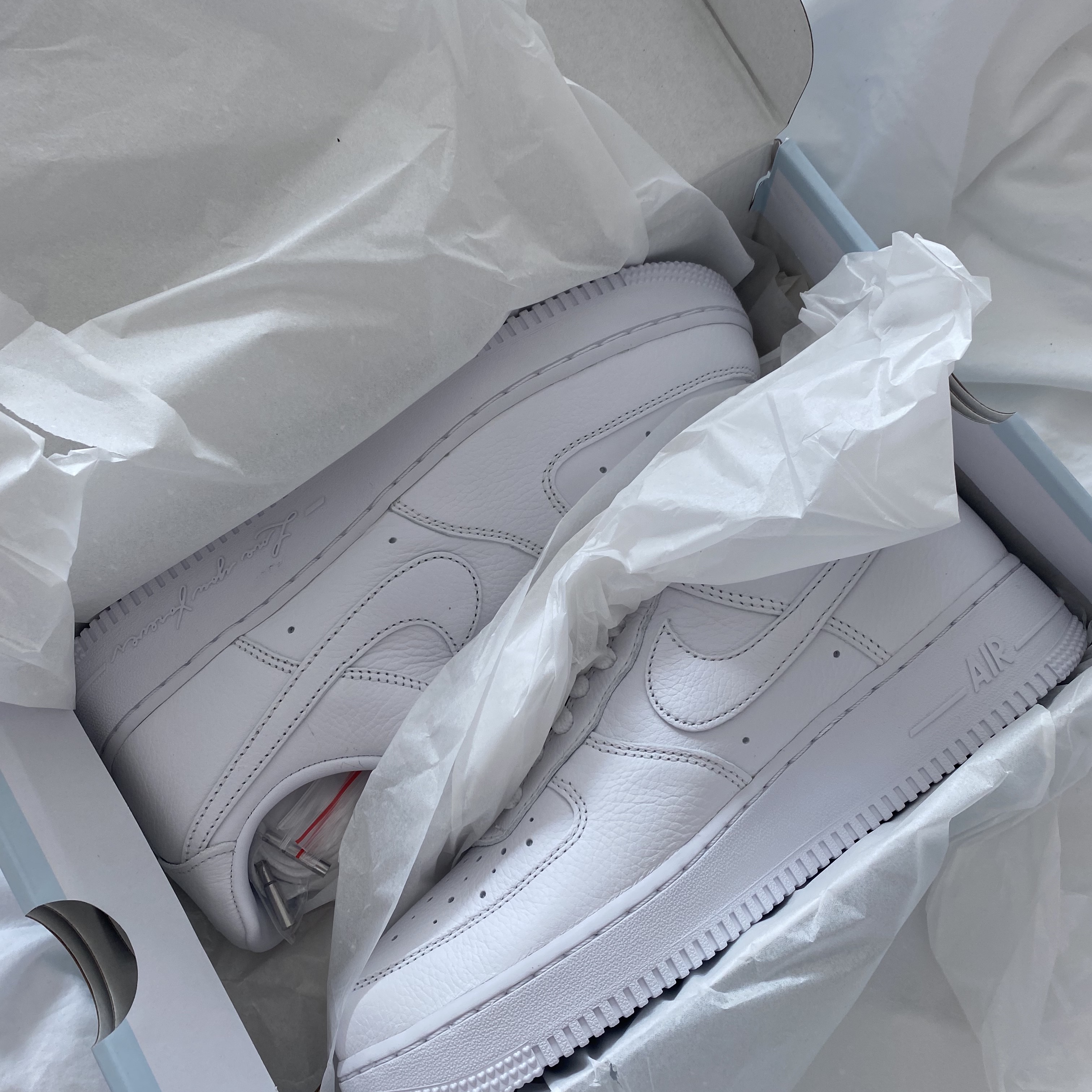 Nike x Drake Nocta Air Force 1 Low SP Certified Lover Boy White 착용 스타일 - 2
