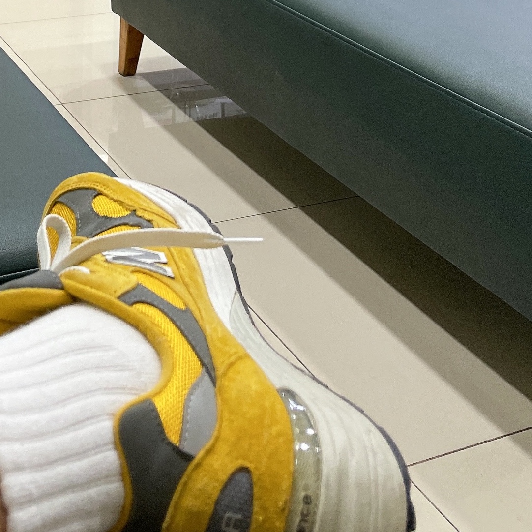 New Balance 992 Made in USA Gold Cream 착용 스타일